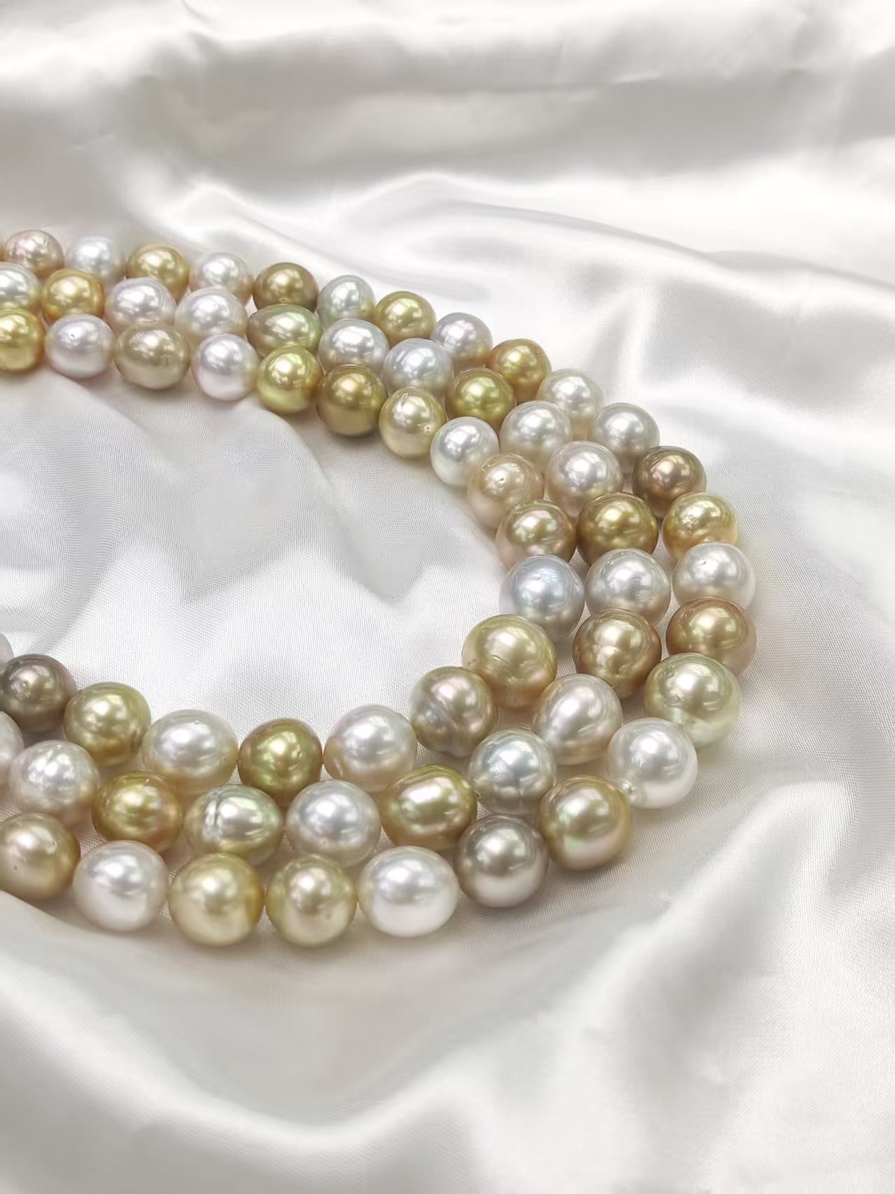 South Sea Golden and White Cultured  Pearl Necklace 11~14mm