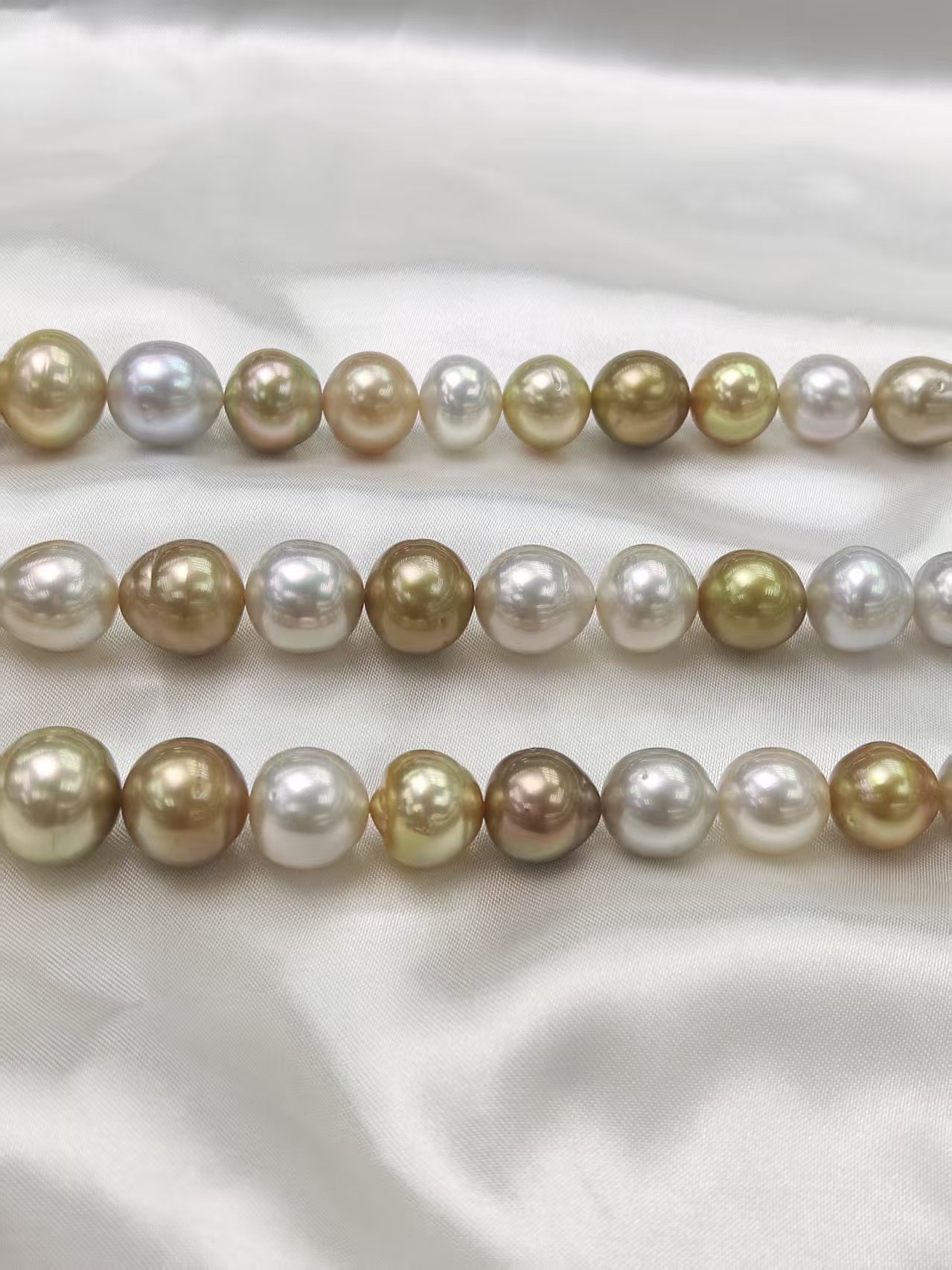 South Sea Golden and White Cultured  Pearl Necklace 11~14mm