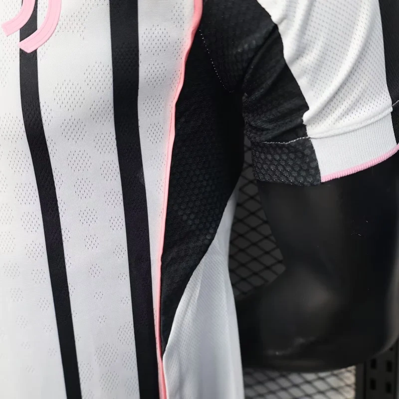 Juventus Home Football jersey( Player Version) 2025/2026  Size : S-2XL