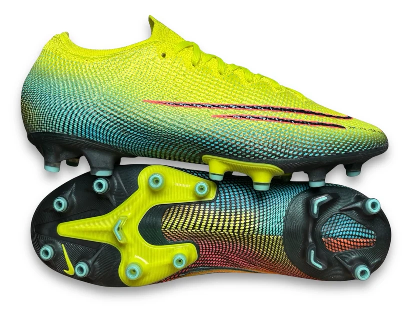 Mercurial Vapor 13 AG PRO Football Shoes