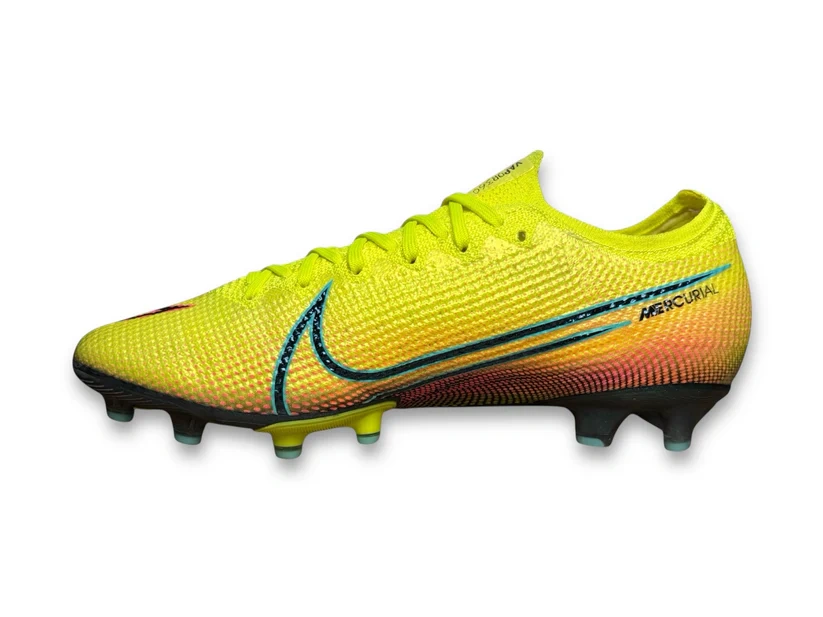 Mercurial Vapor 13 AG PRO Football Shoes