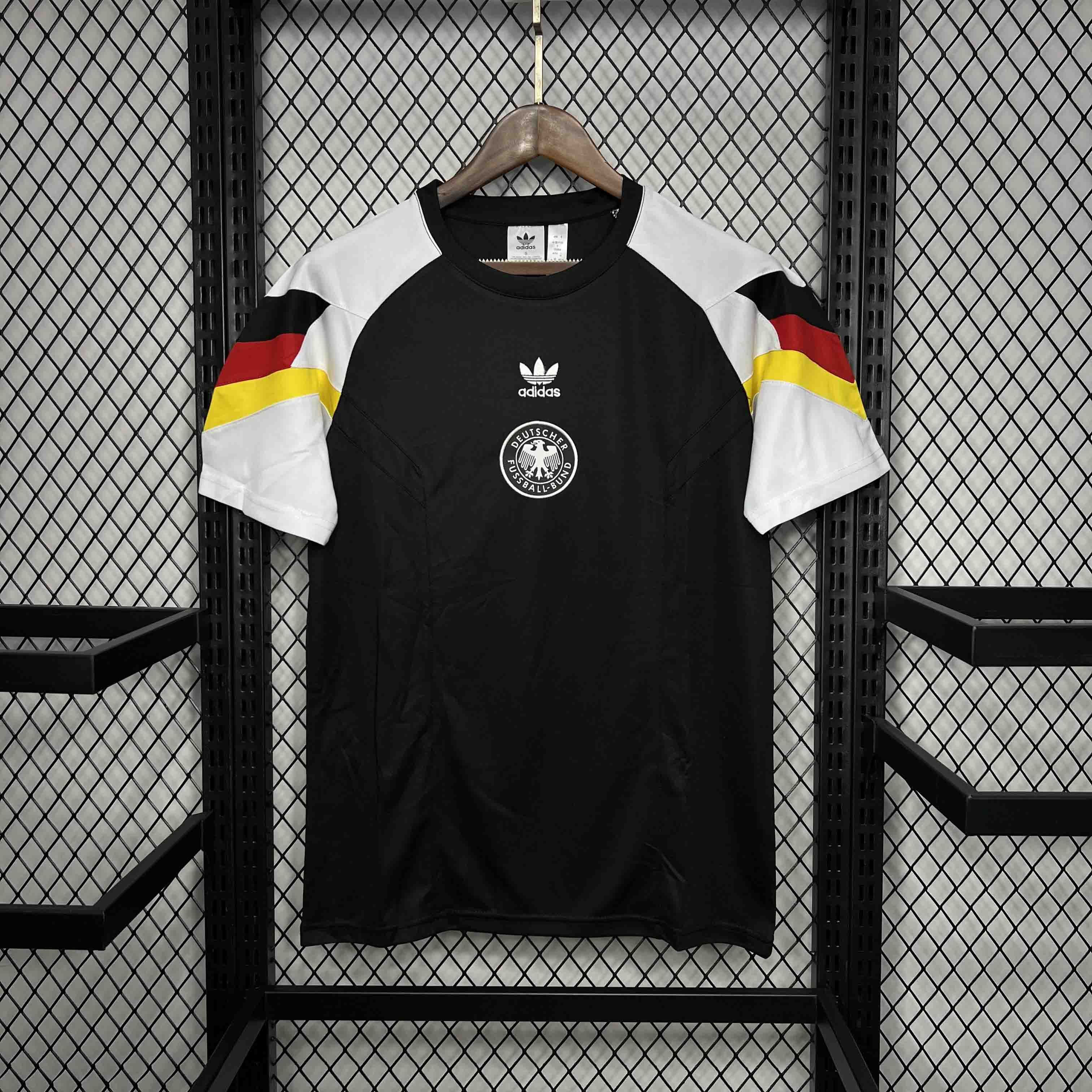 24-25 Germany pre-match training uniform