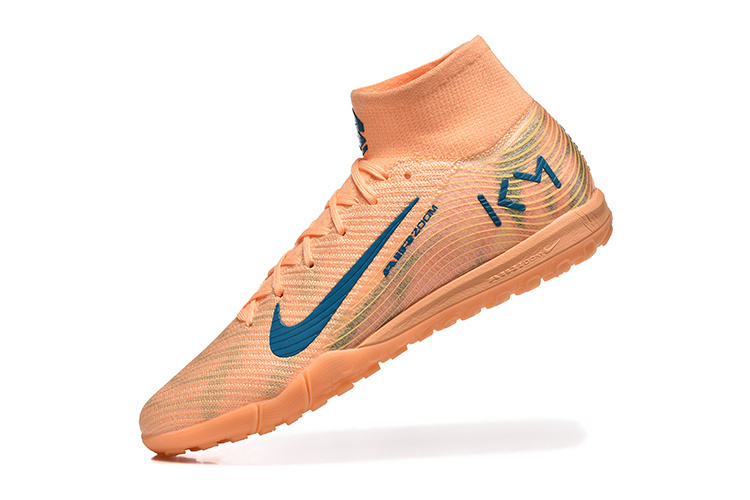 Assassin's 16th generation fully air cushioned waterproof knitted nail Football Shoes