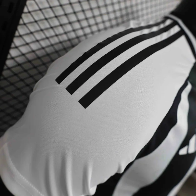 24-25 Juventus Home Soccer Jersey Player Version