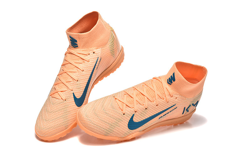 Assassin's 16th generation fully air cushioned waterproof knitted nail Football Shoes