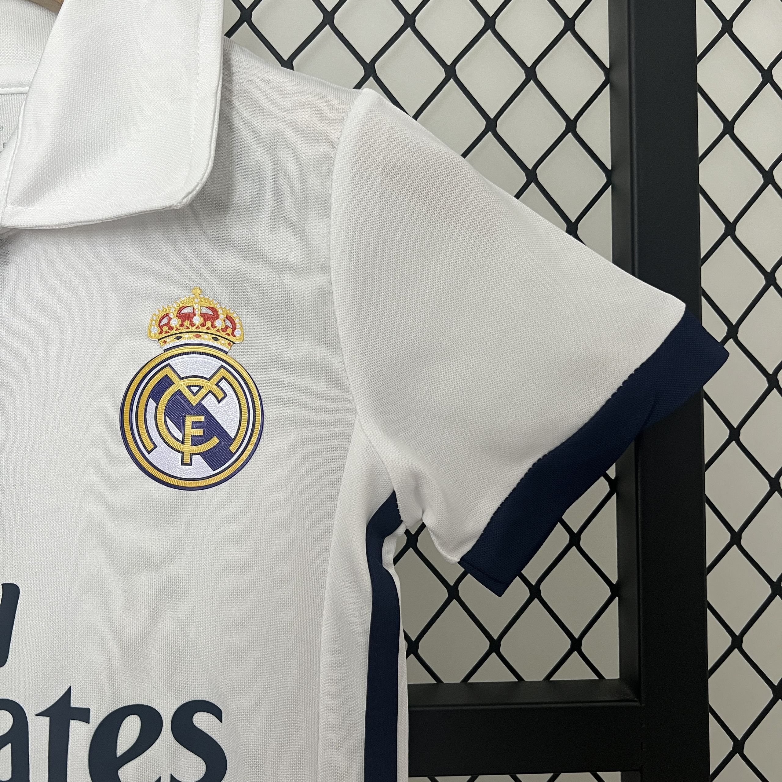Real Madrid 16-17 Home Retro Kid Kits Jersey