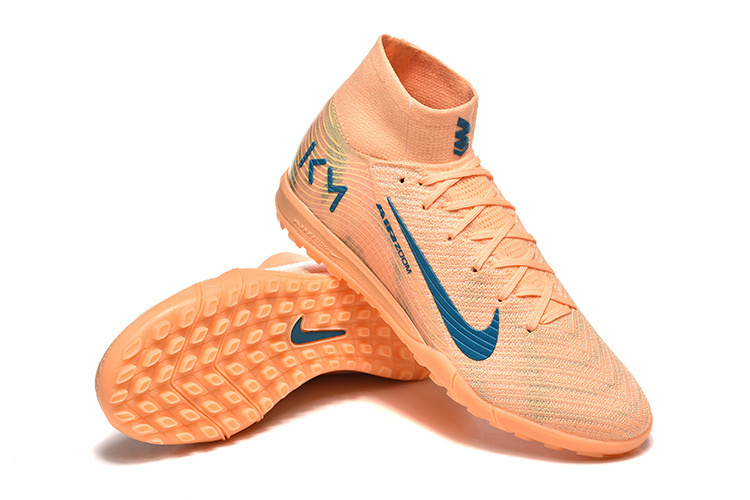 Assassin's 16th generation fully air cushioned waterproof knitted nail Football Shoes