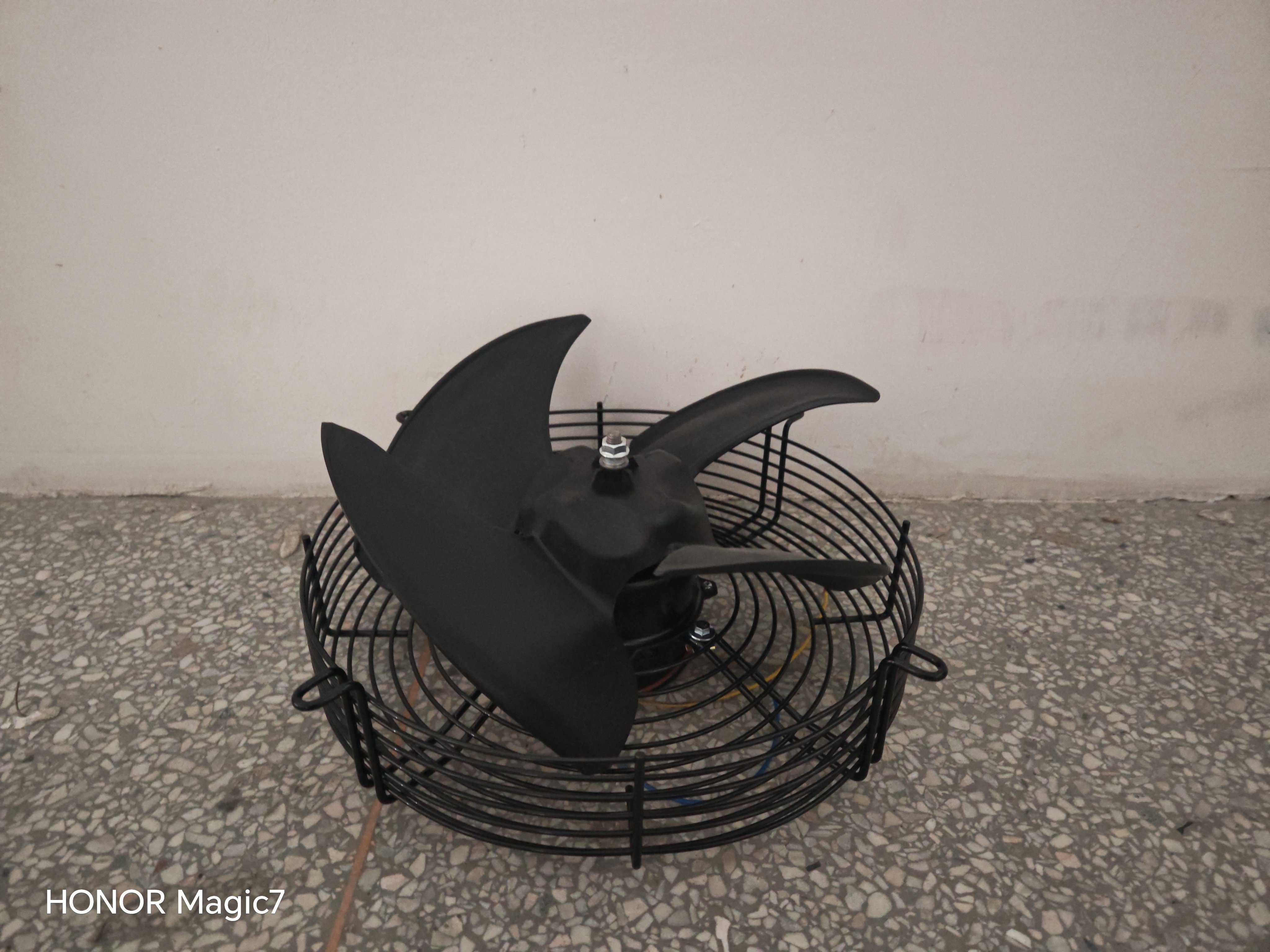Internal rotor axial fan 300
