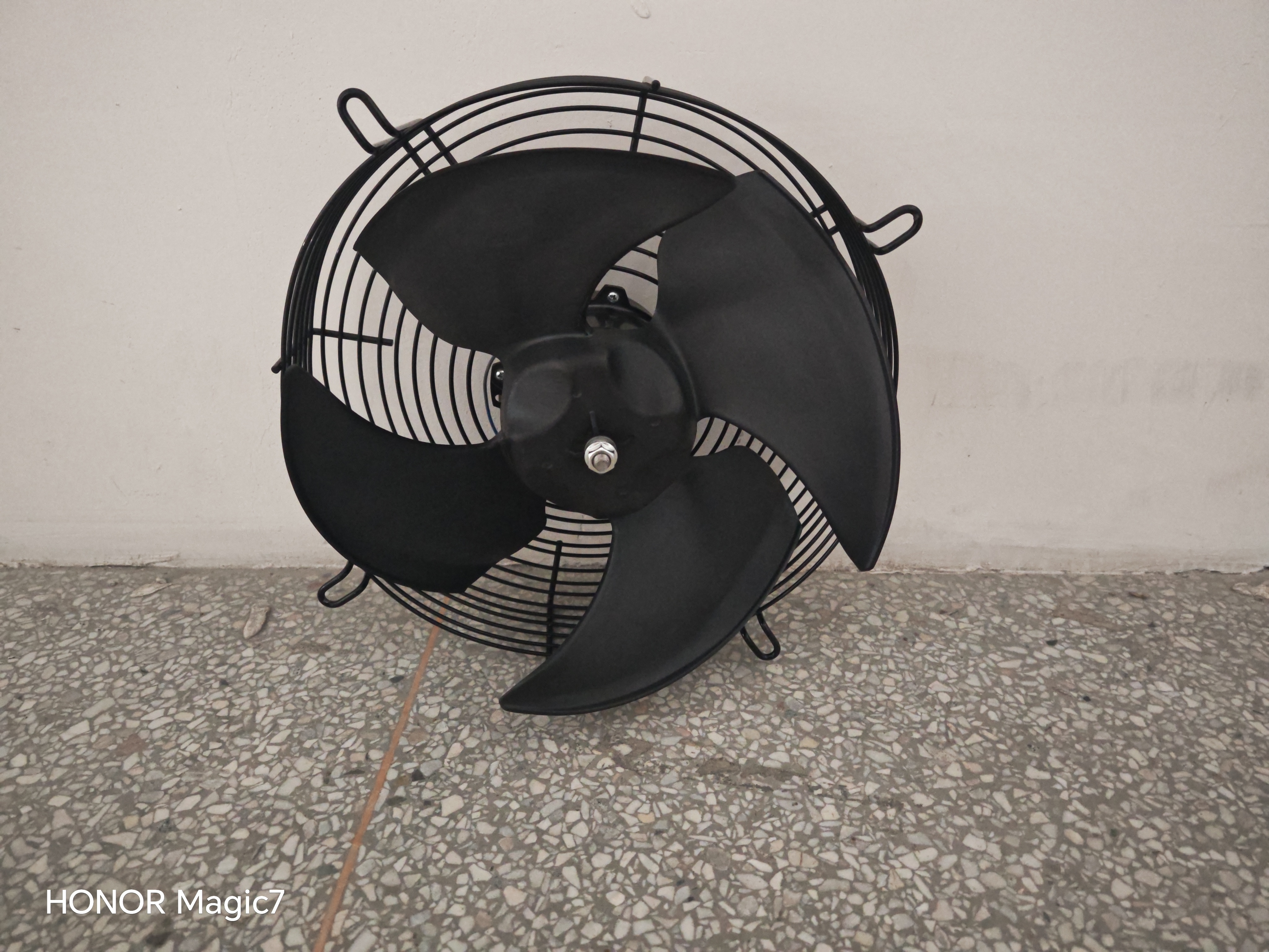 Internal rotor axial fan 300