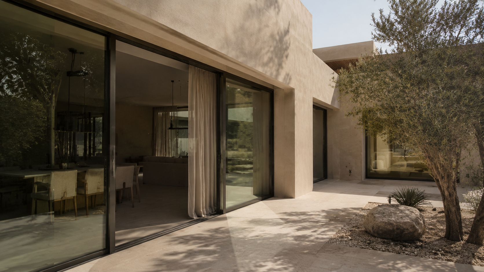 Contemporary villa with large aluminium sliding doors