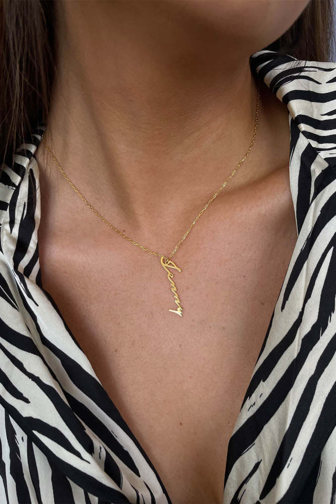 Minimalist Vertical Name Necklace – Custom Engraved Nameplate, Adjustable Chain, for Girls & Teens