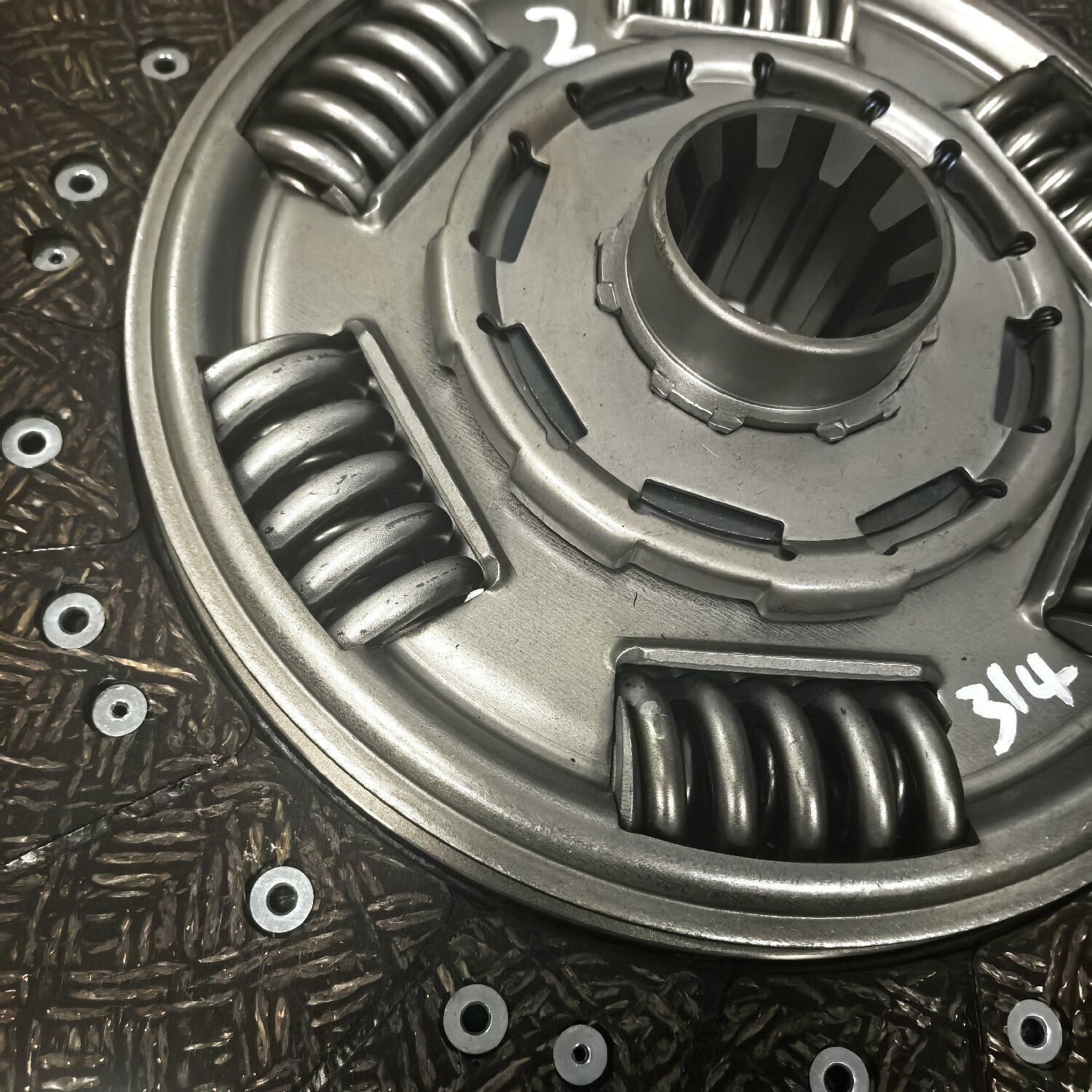 High-Performance Amt Clutch Disc for Reliable Heavy-Duty Truck Applications,MY SHOP,Durable Volvo Amt Clutch Cover System for Commercial Vehicle