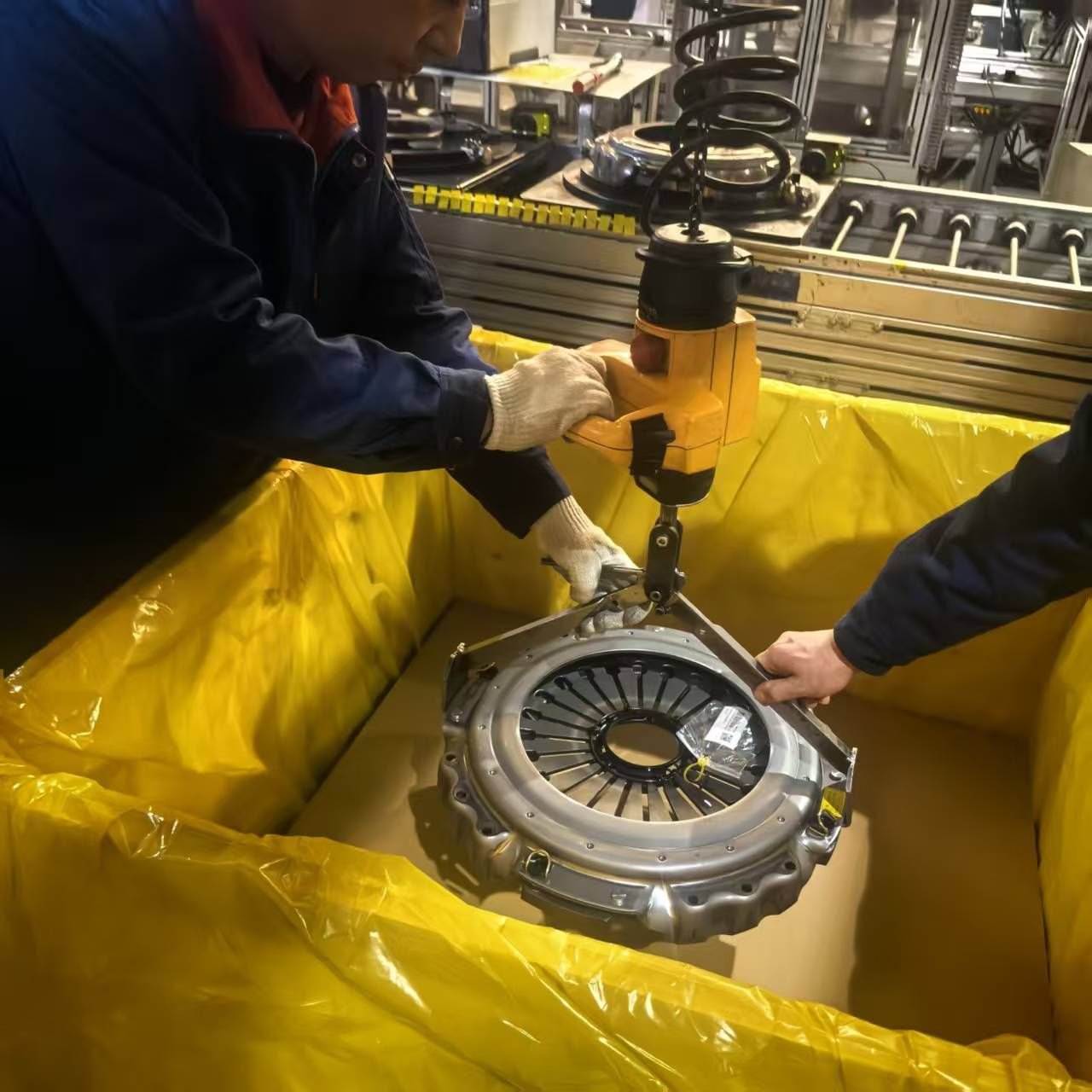 Heavy-Duty Clutch for HOWO Trucks - Reliable Performance,Dongjin Electric and PRECISION Co., Ltd.,Heavy-Duty Clutch for HOWO Trucks - Reliable Performance