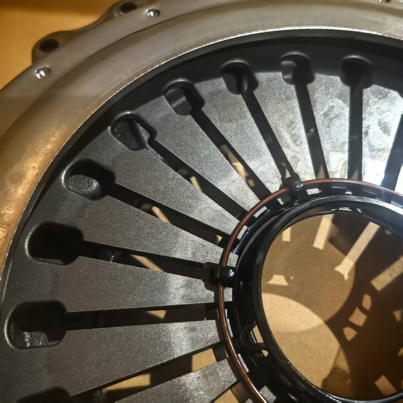 Heavy-Duty Clutch for HOWO Trucks - Reliable Performance,Dongjin Electric and PRECISION Co., Ltd.,Heavy-Duty Clutch for HOWO Trucks - Reliable Performance