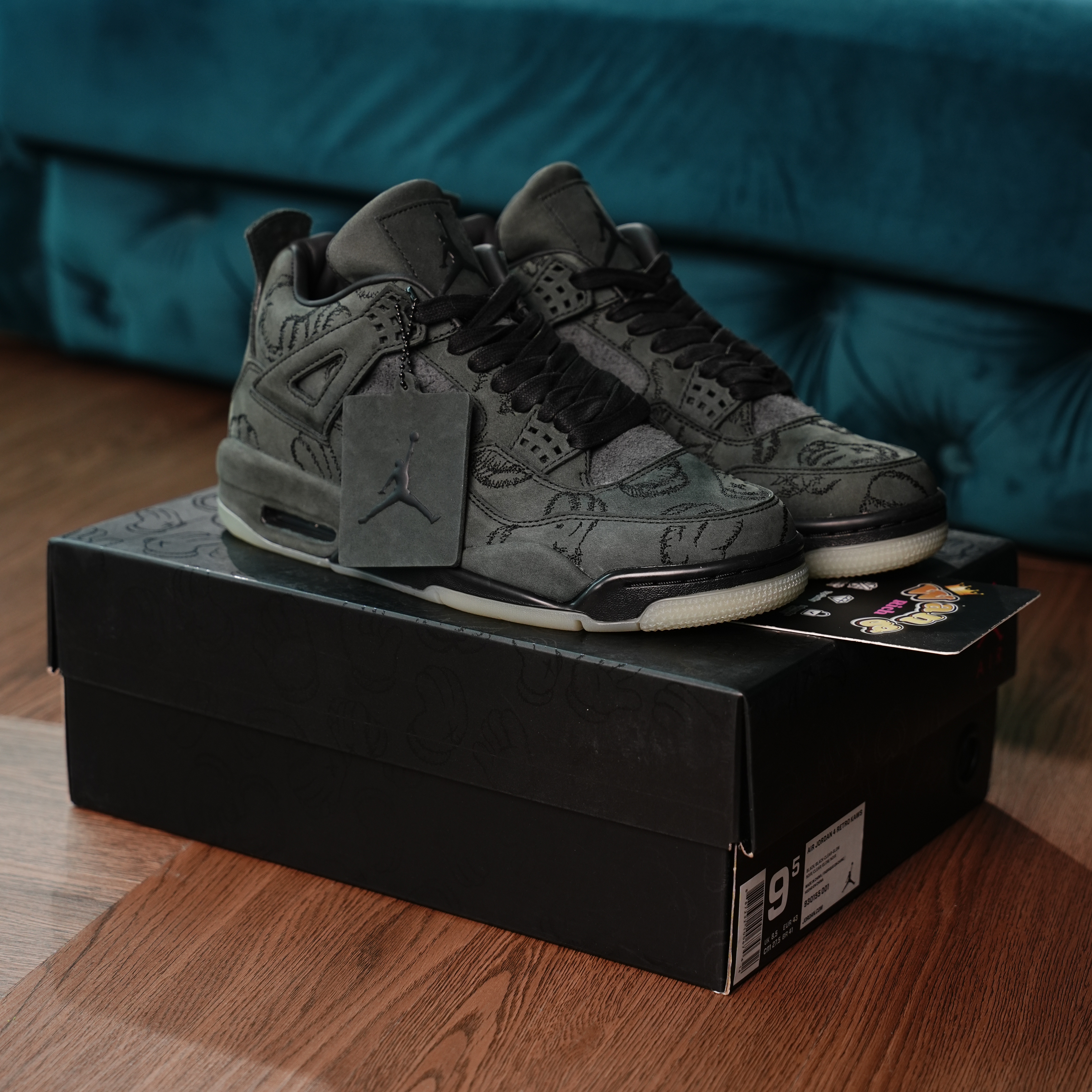 Air Jordan 4 Retro Kaws Black