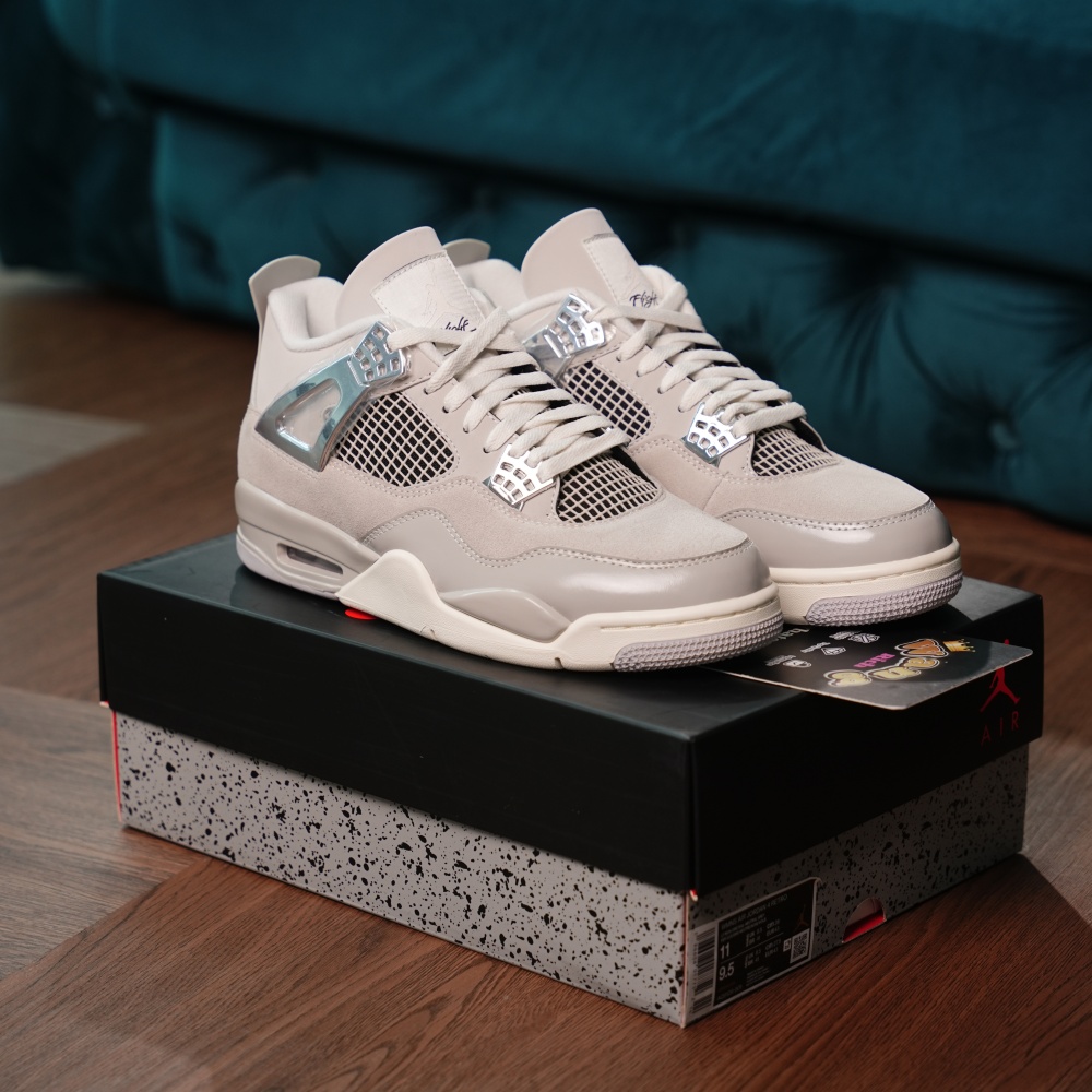 Air Jordan 4 WMNS Frozen Moments