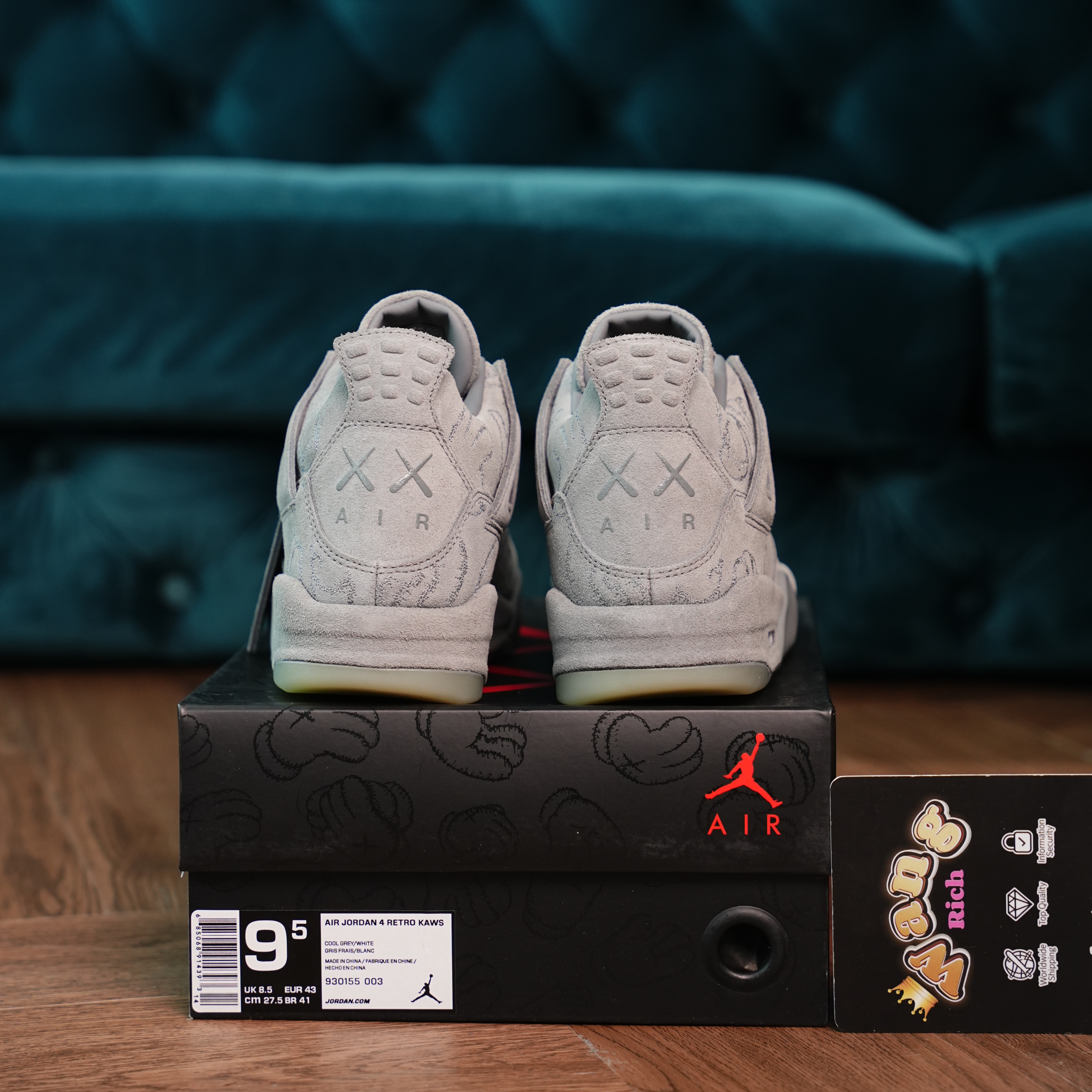 Air Jordan 4 Retro Kaws