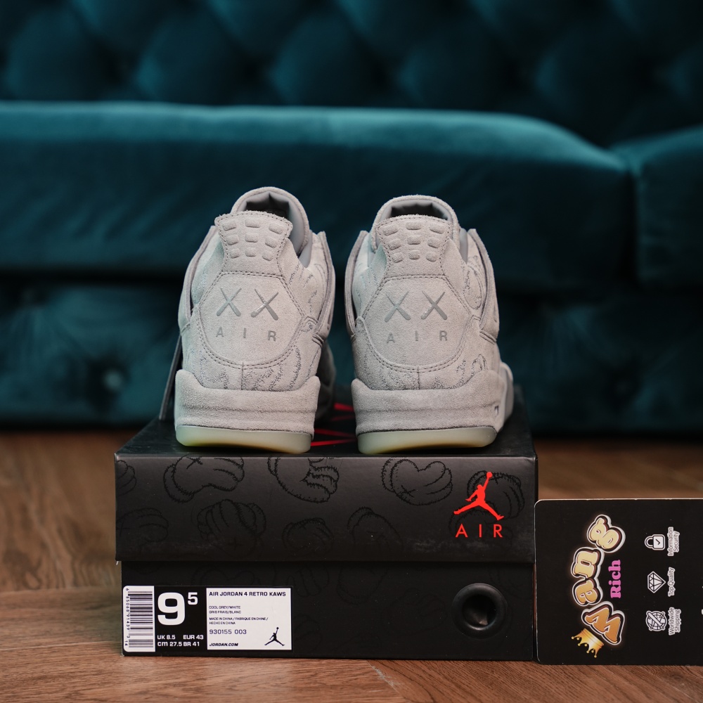 Air Jordan 4 Retro Kaws
