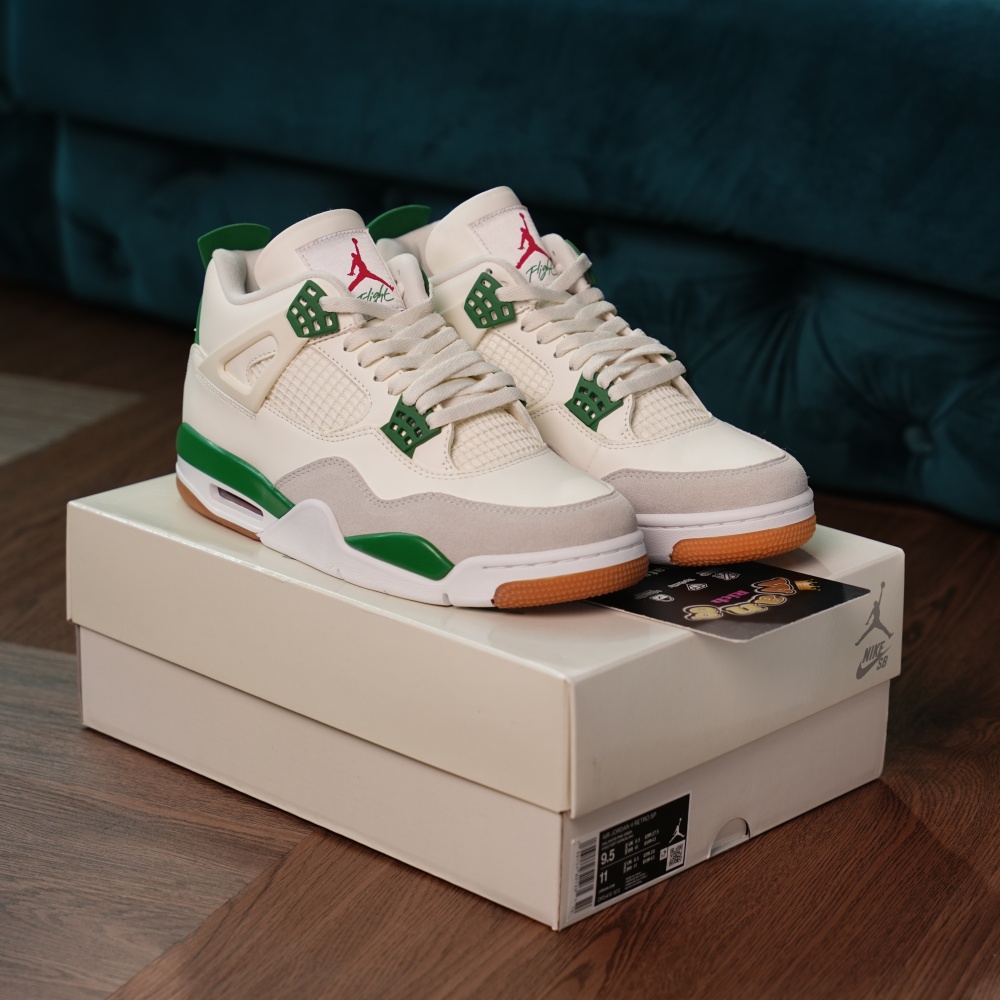Air Jordan 4 SB Pine Green