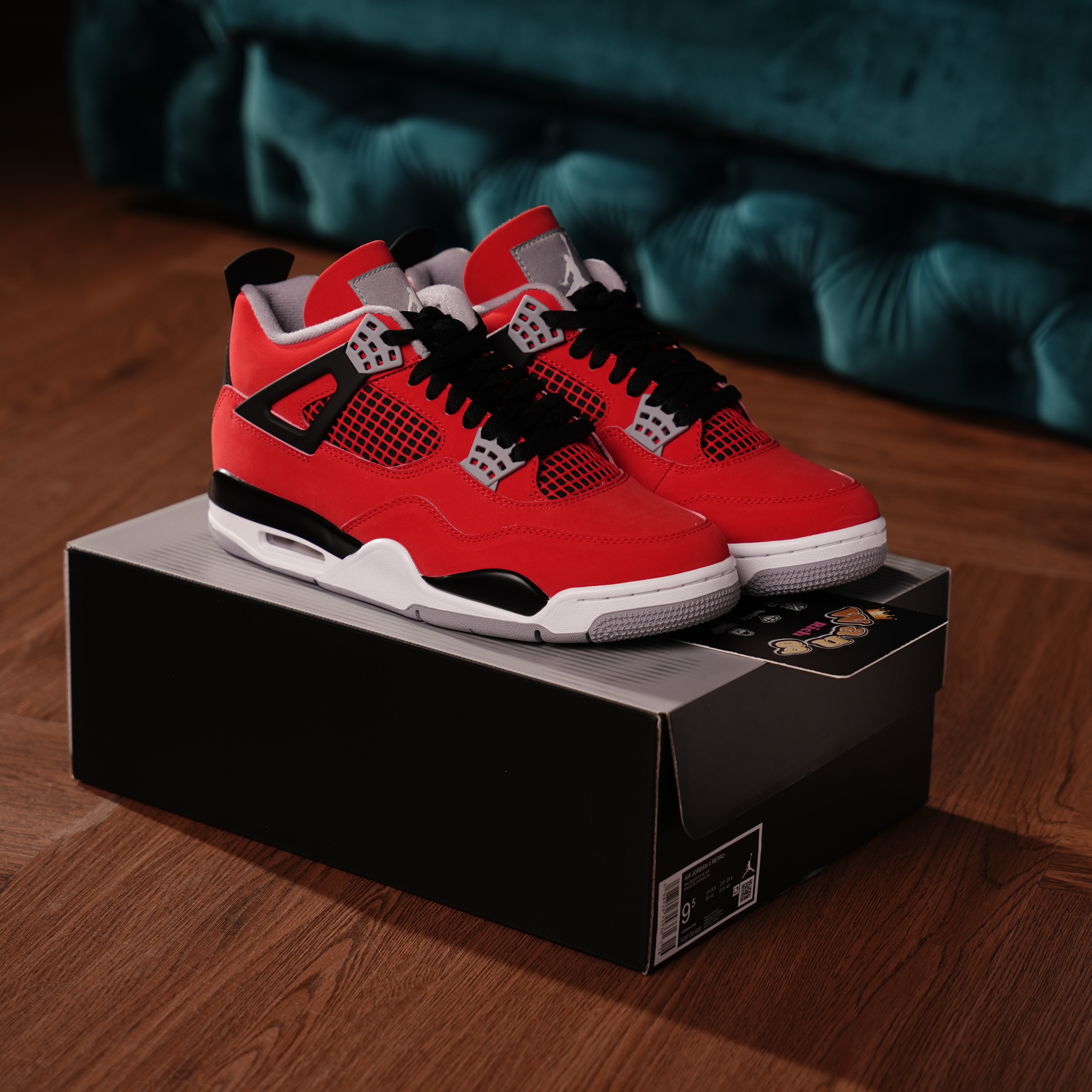 Air Jordan 4 Retro Toro Bravo