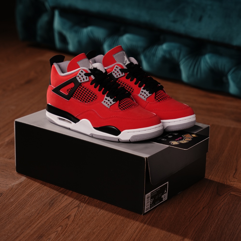 Air Jordan 4 Retro Toro Bravo
