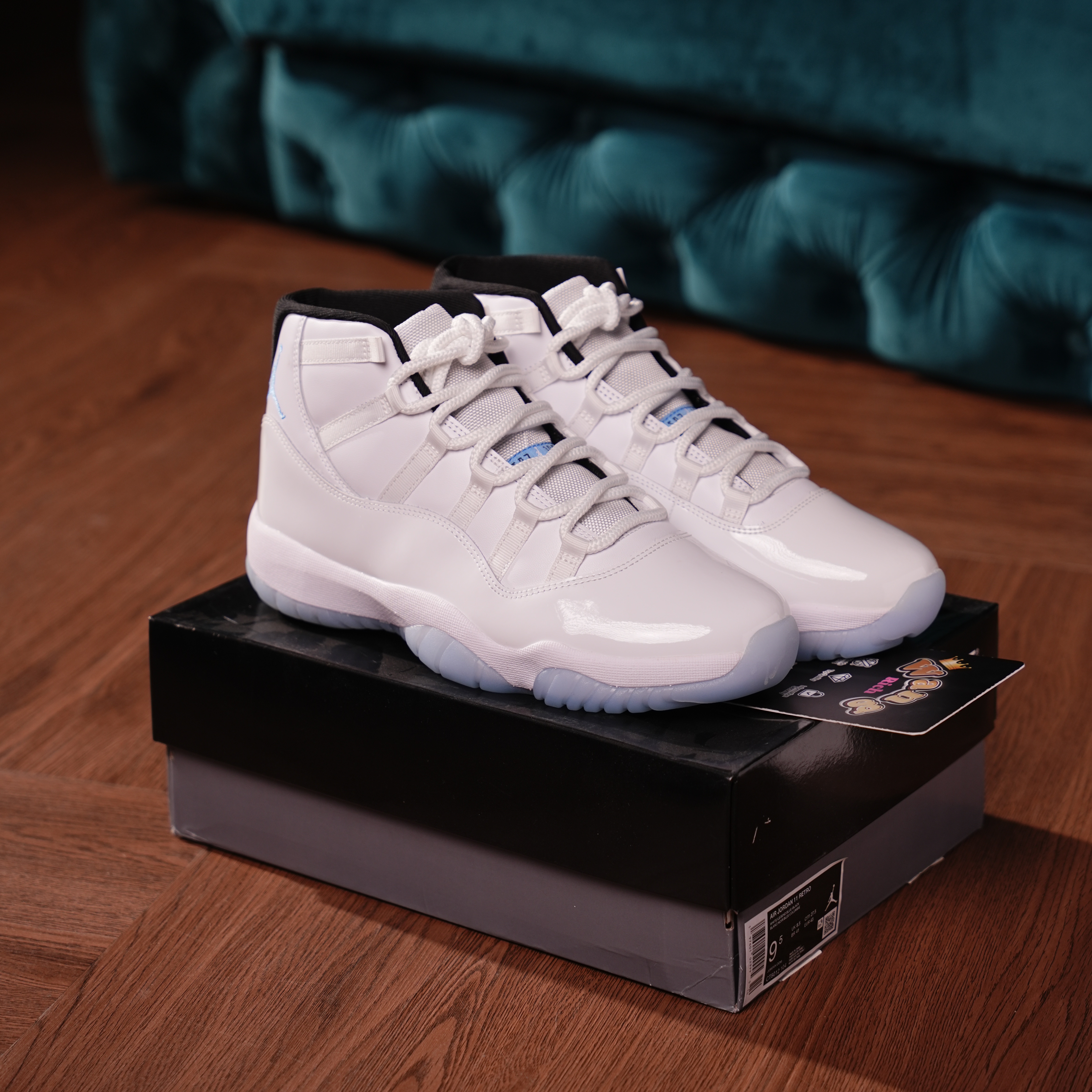 Air Jordan 11 Retro Legend Blue