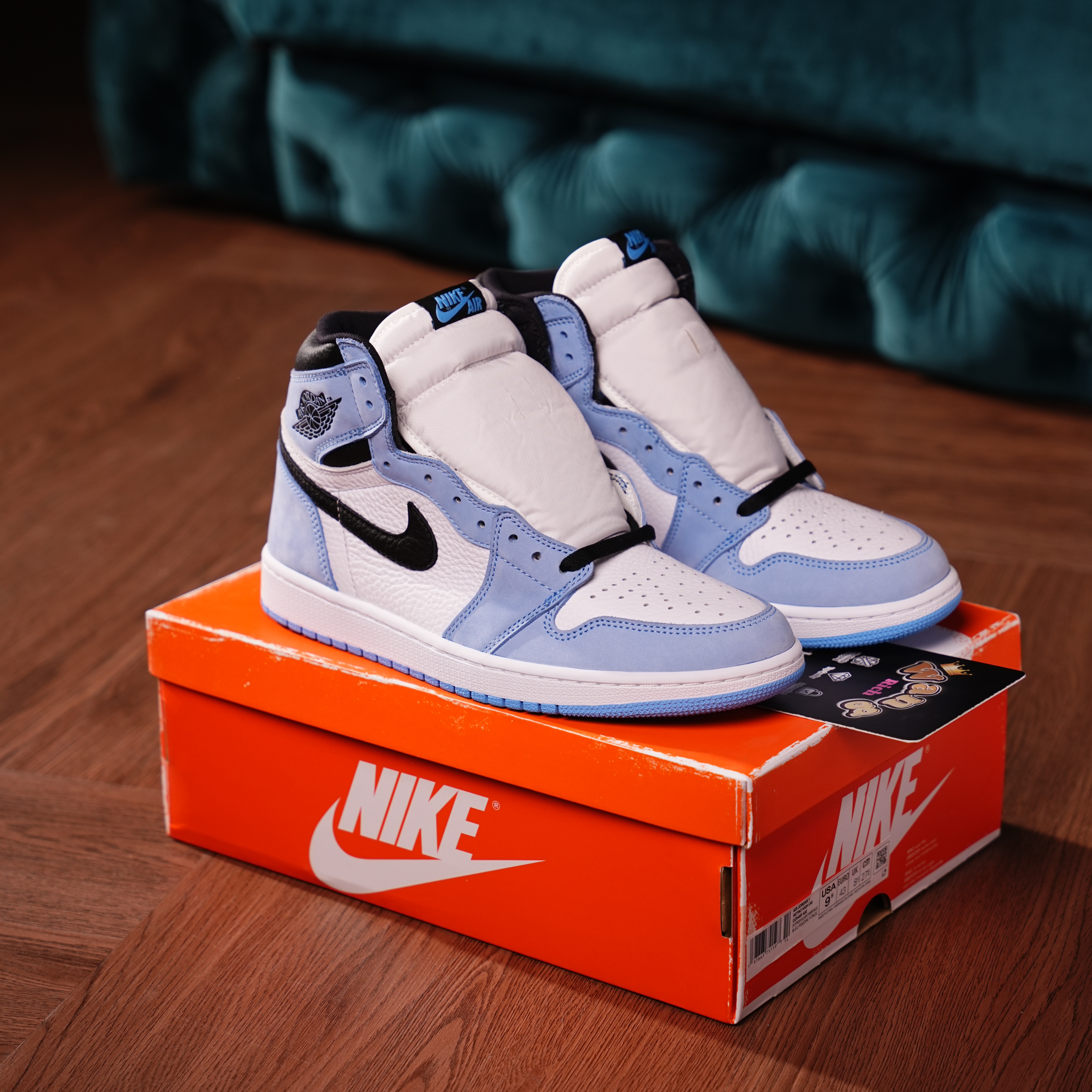 Air Jordan 1 Retro High White University Blue