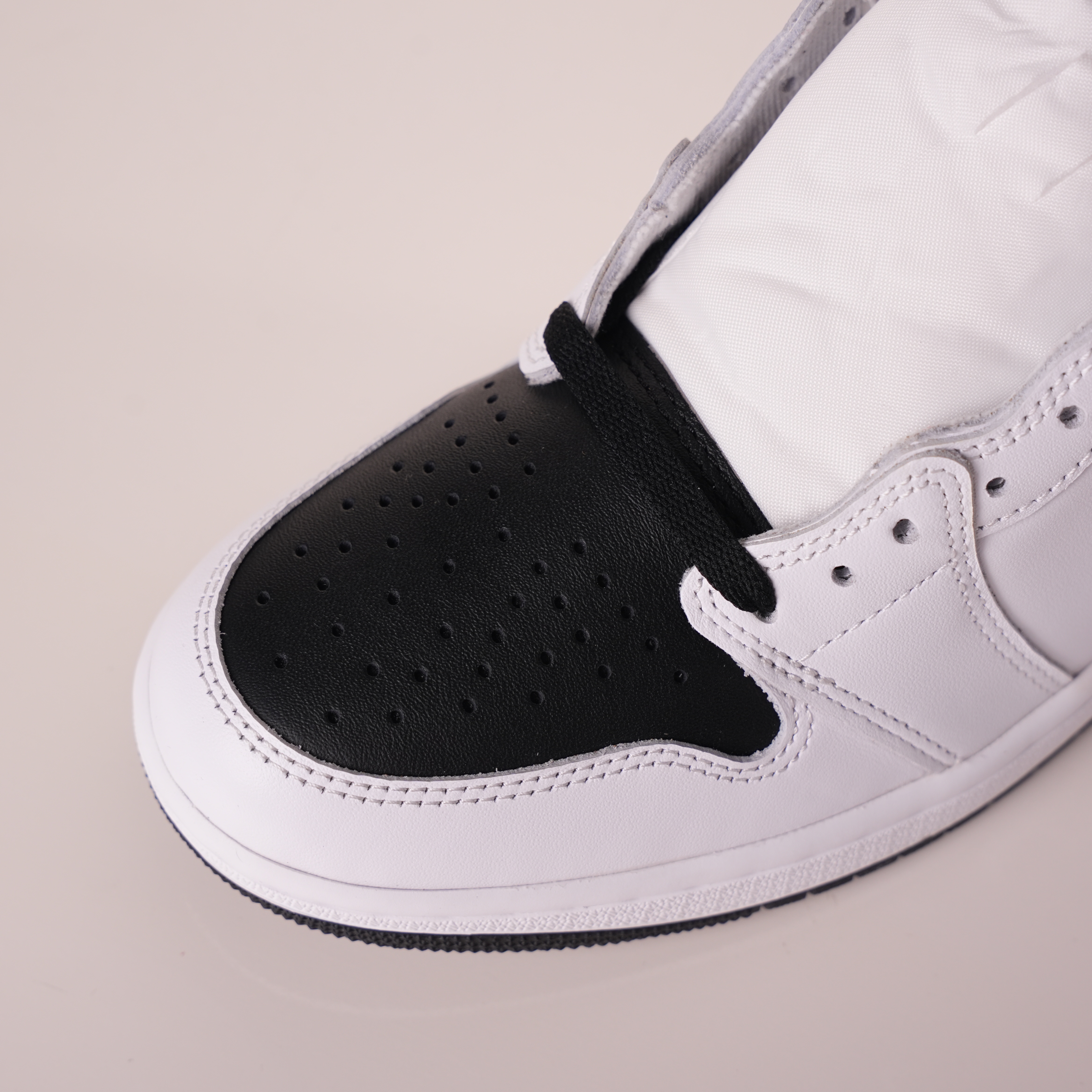 Union LA x Air Jordan 1 Retro Lightning UN Black And White