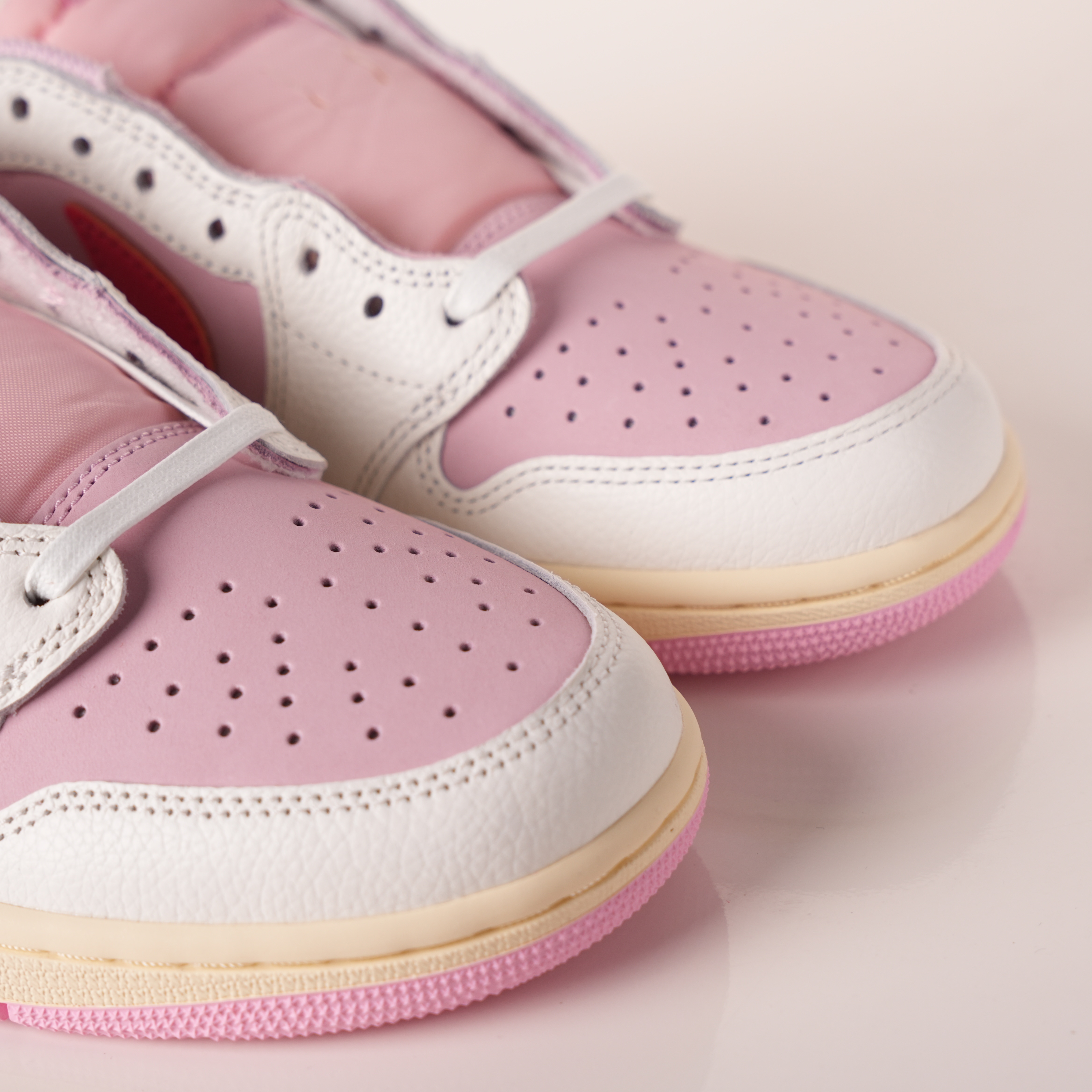 Travis Scott x Air Jordan 1 Retro Low OG 'Sail Tropical Pink'