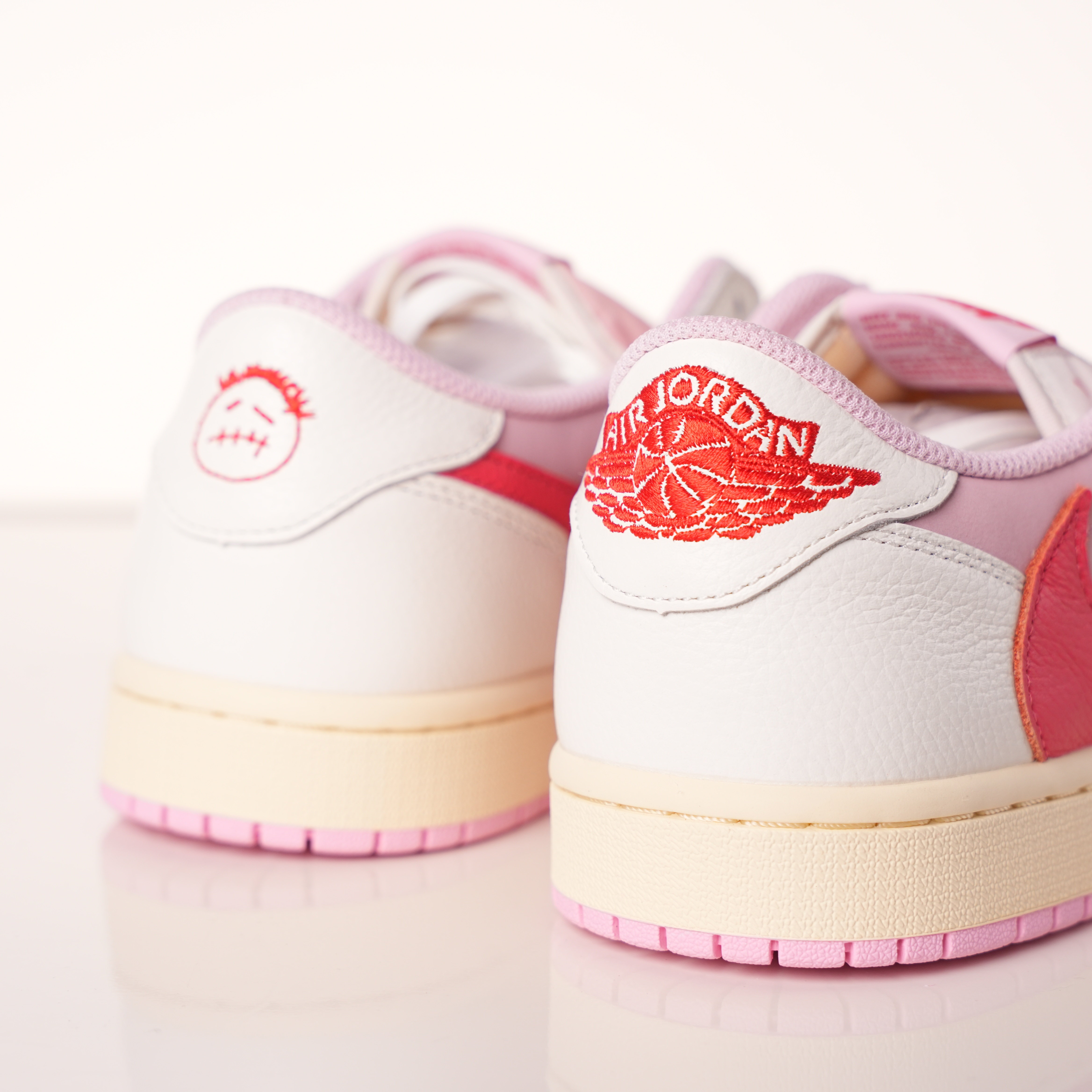 Travis Scott x Air Jordan 1 Retro Low OG 'Sail Tropical Pink'