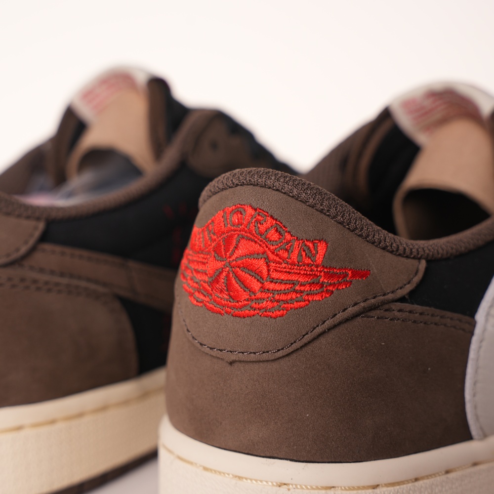 Air Jordan 1 Retro Low OG SP Travis Scott