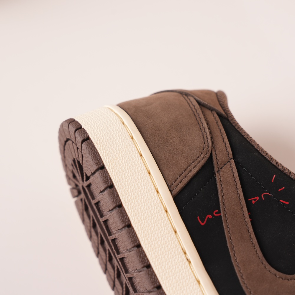Air Jordan 1 Retro Low OG SP Travis Scott