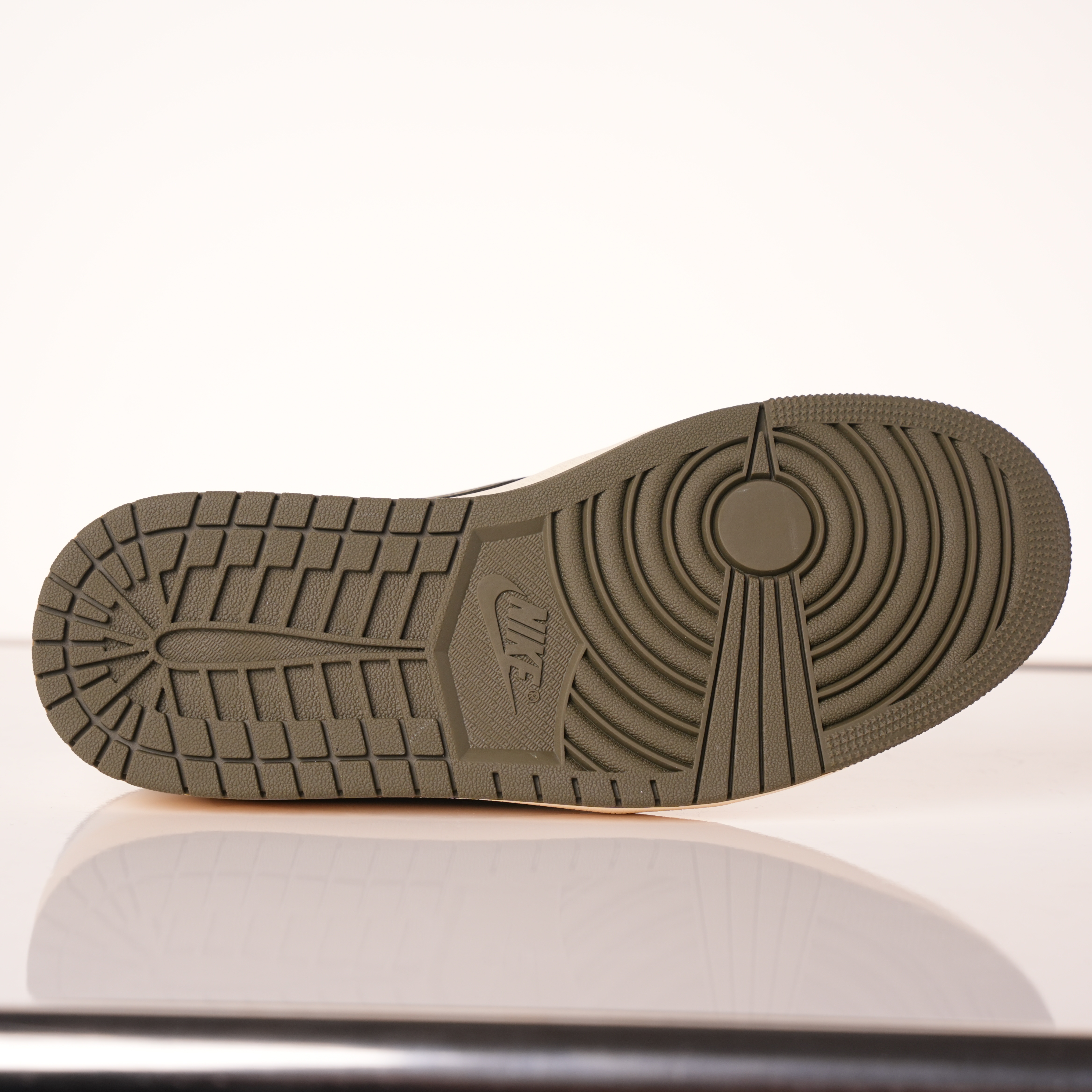 Travis Scott x Air Jordan 1 Low OG Olive