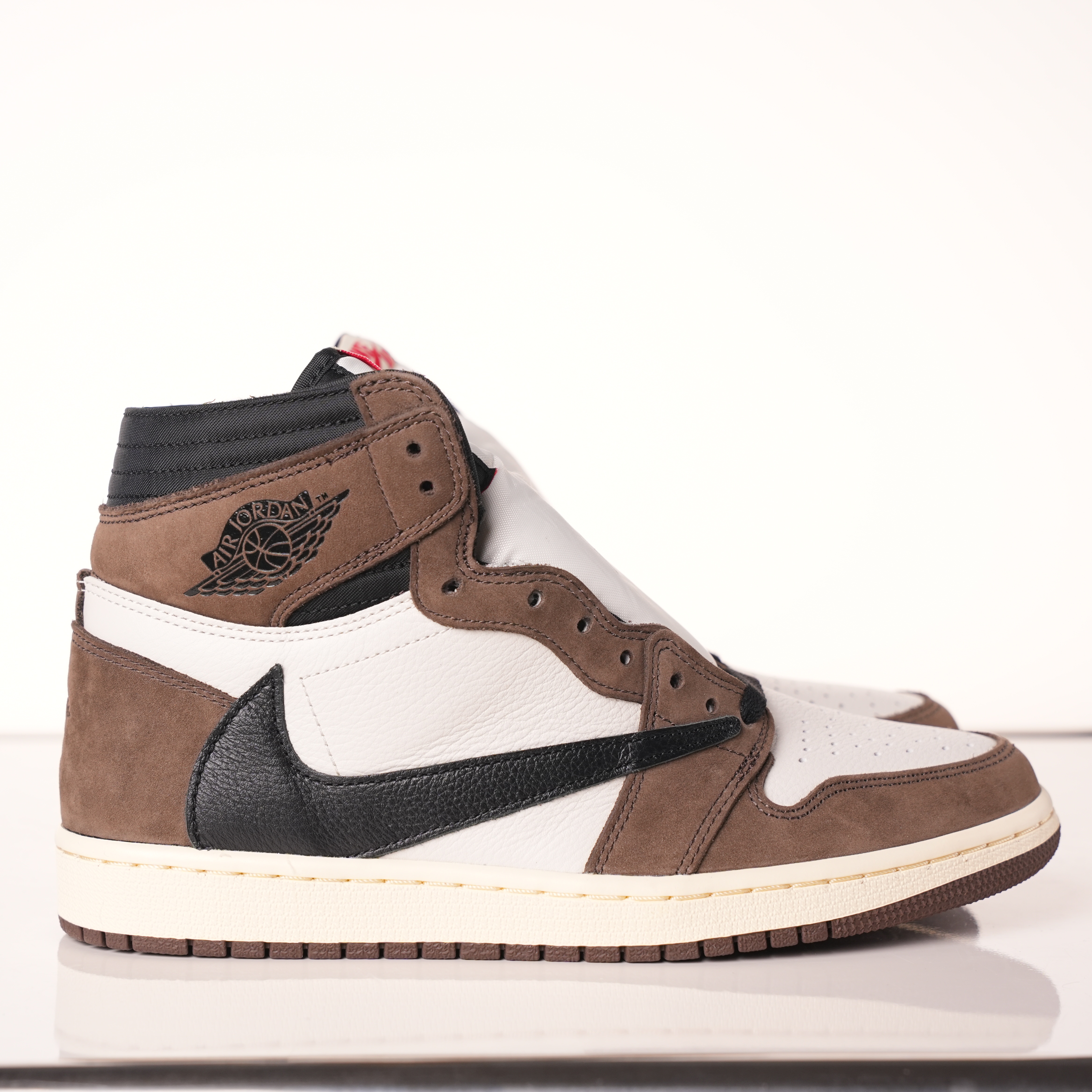 Air Jordan 1 Retro High Travis Scott