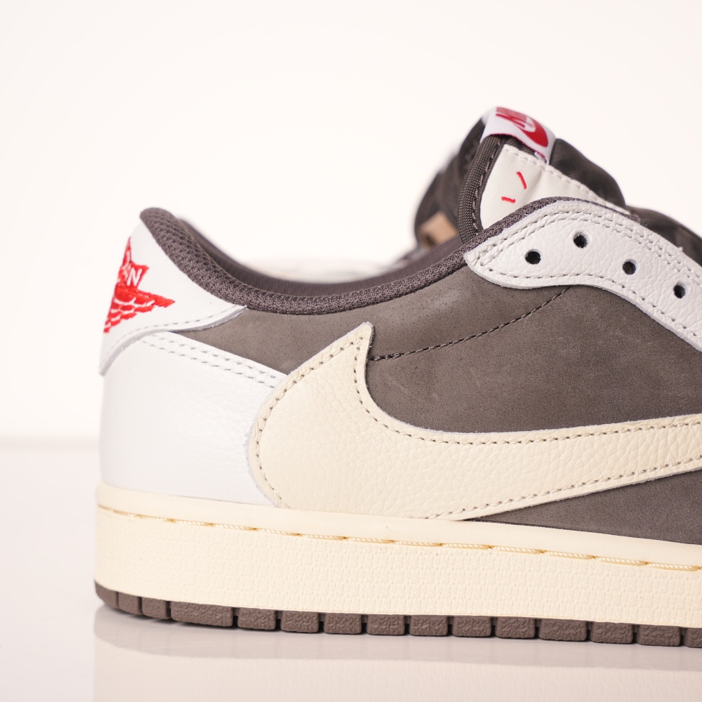 Travis Scott x Air Jordan 1 Low Reverse Mocha