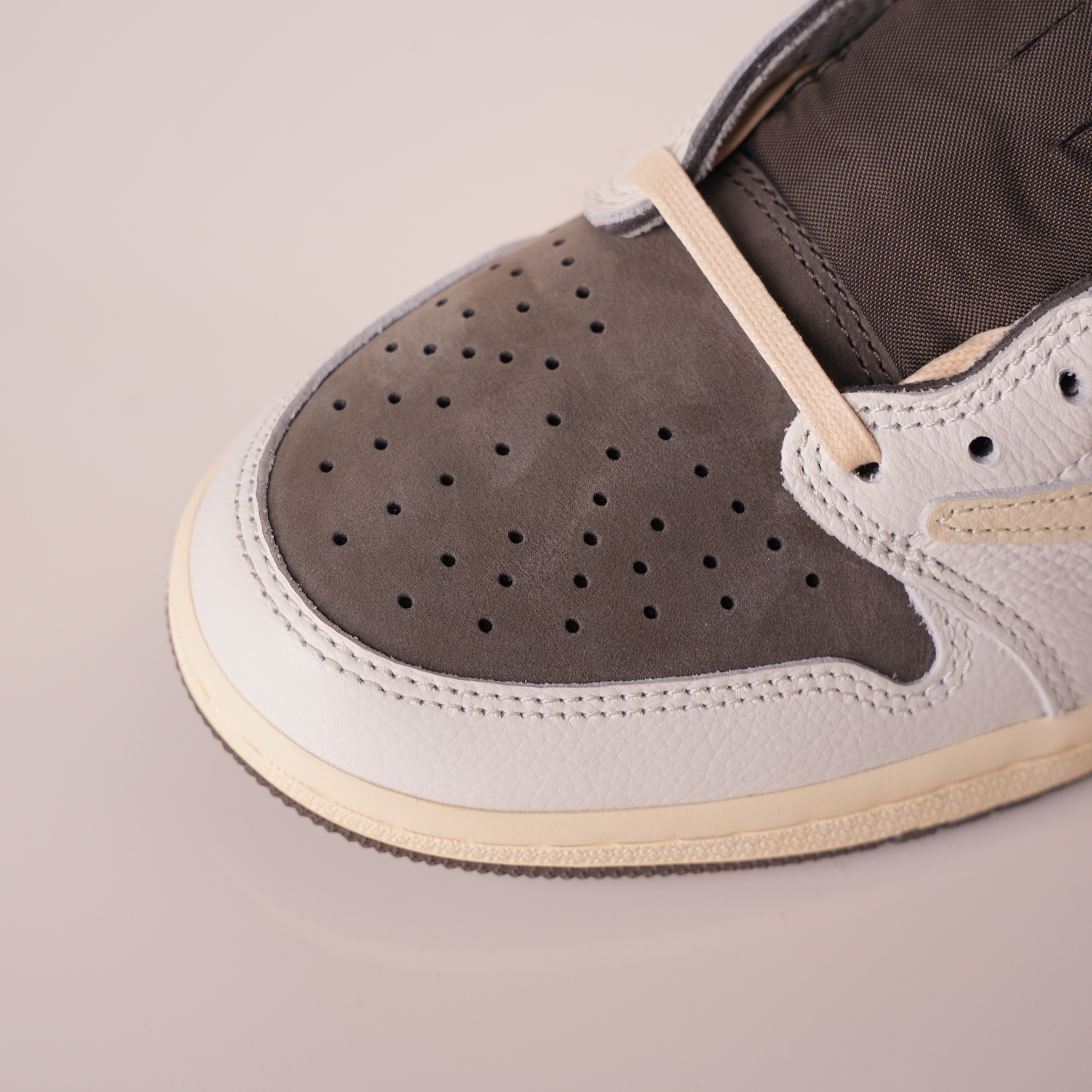 Travis Scott x Air Jordan 1 Low Reverse Mocha