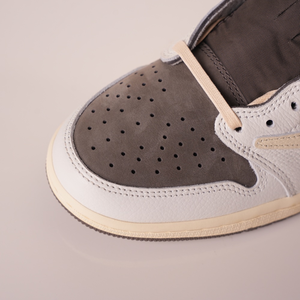 Travis Scott x Air Jordan 1 Low Reverse Mocha
