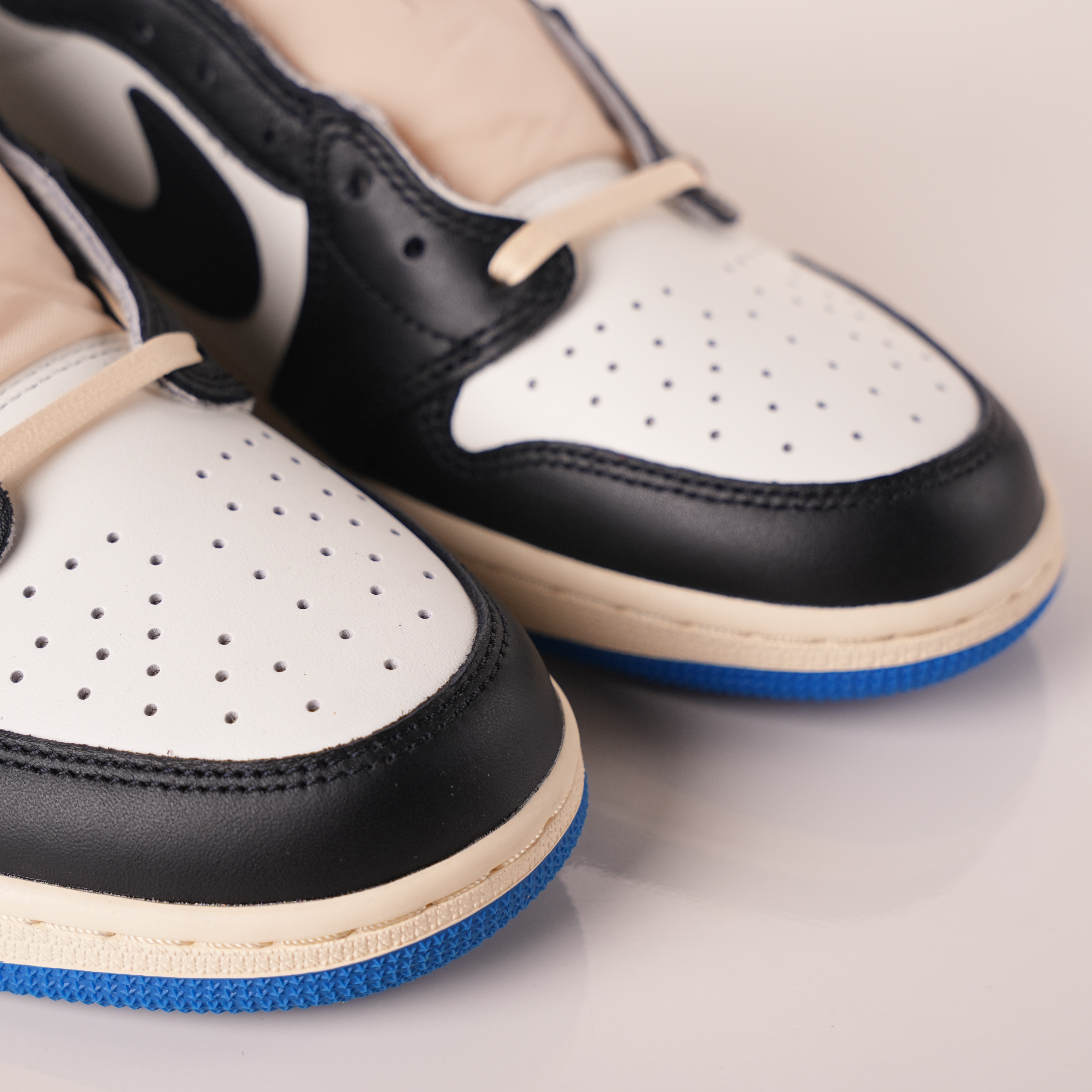 Travis Scott x Fragment Design x Air Jordan 1 Low