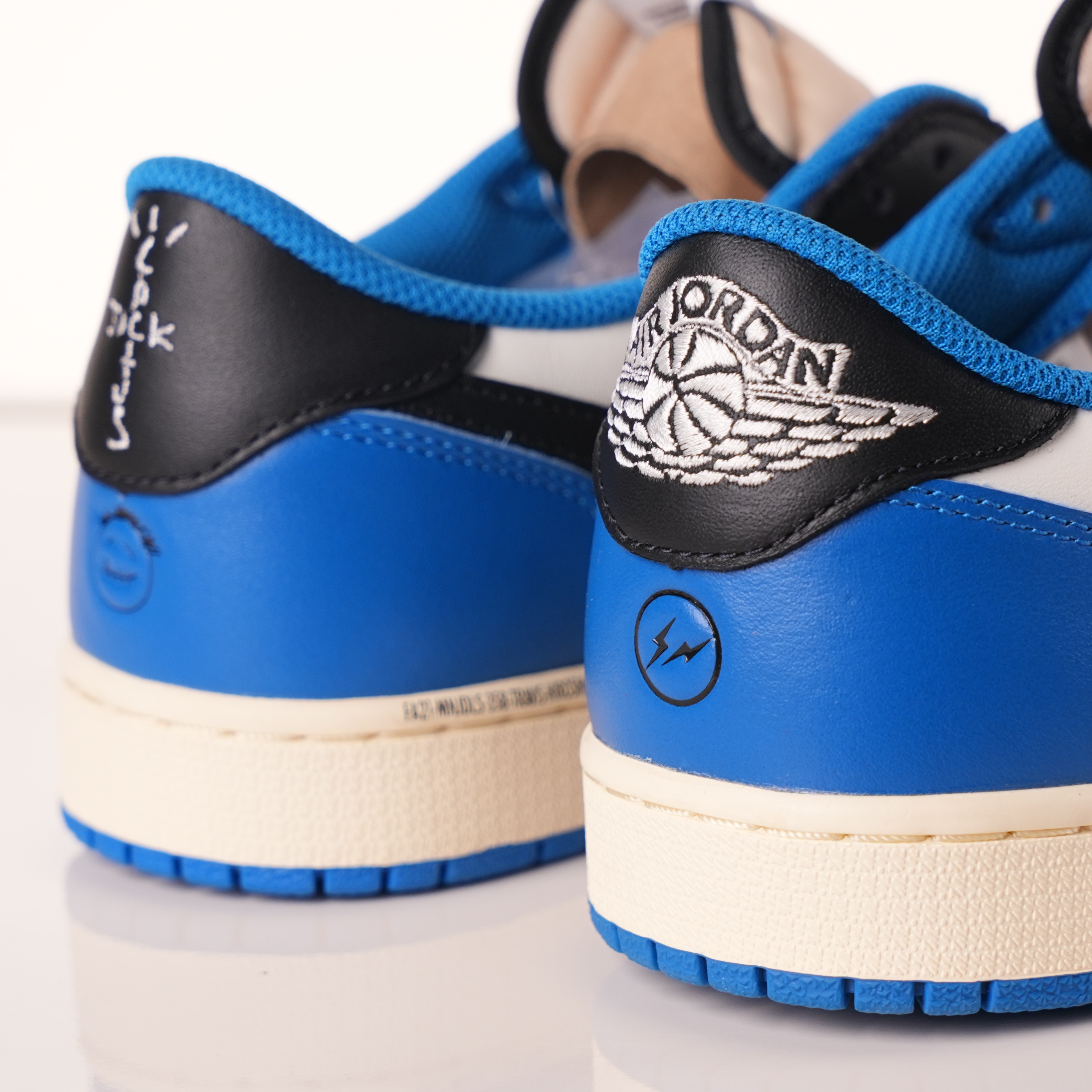 Travis Scott x Fragment Design x Air Jordan 1 Low