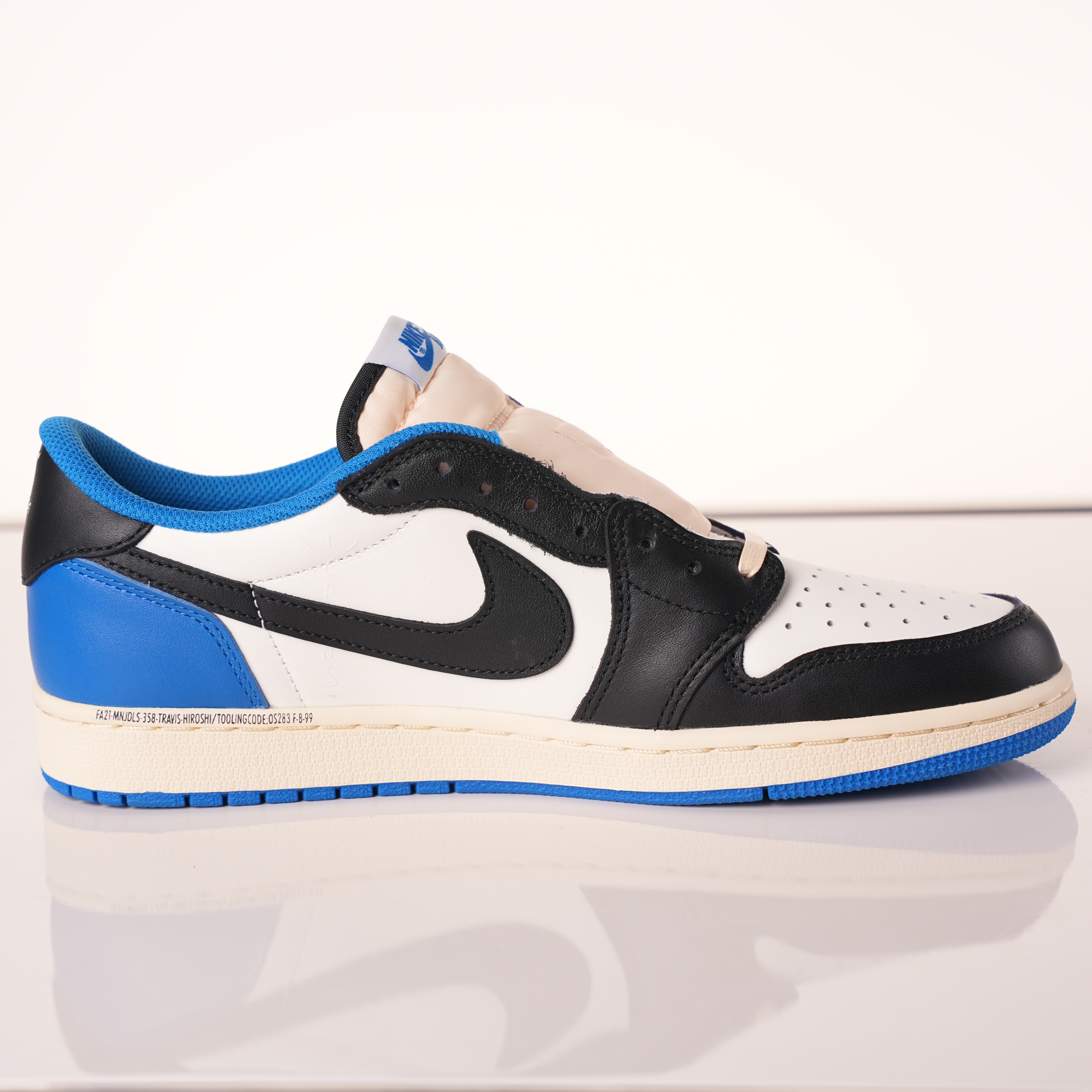 Travis Scott x Fragment Design x Air Jordan 1 Low