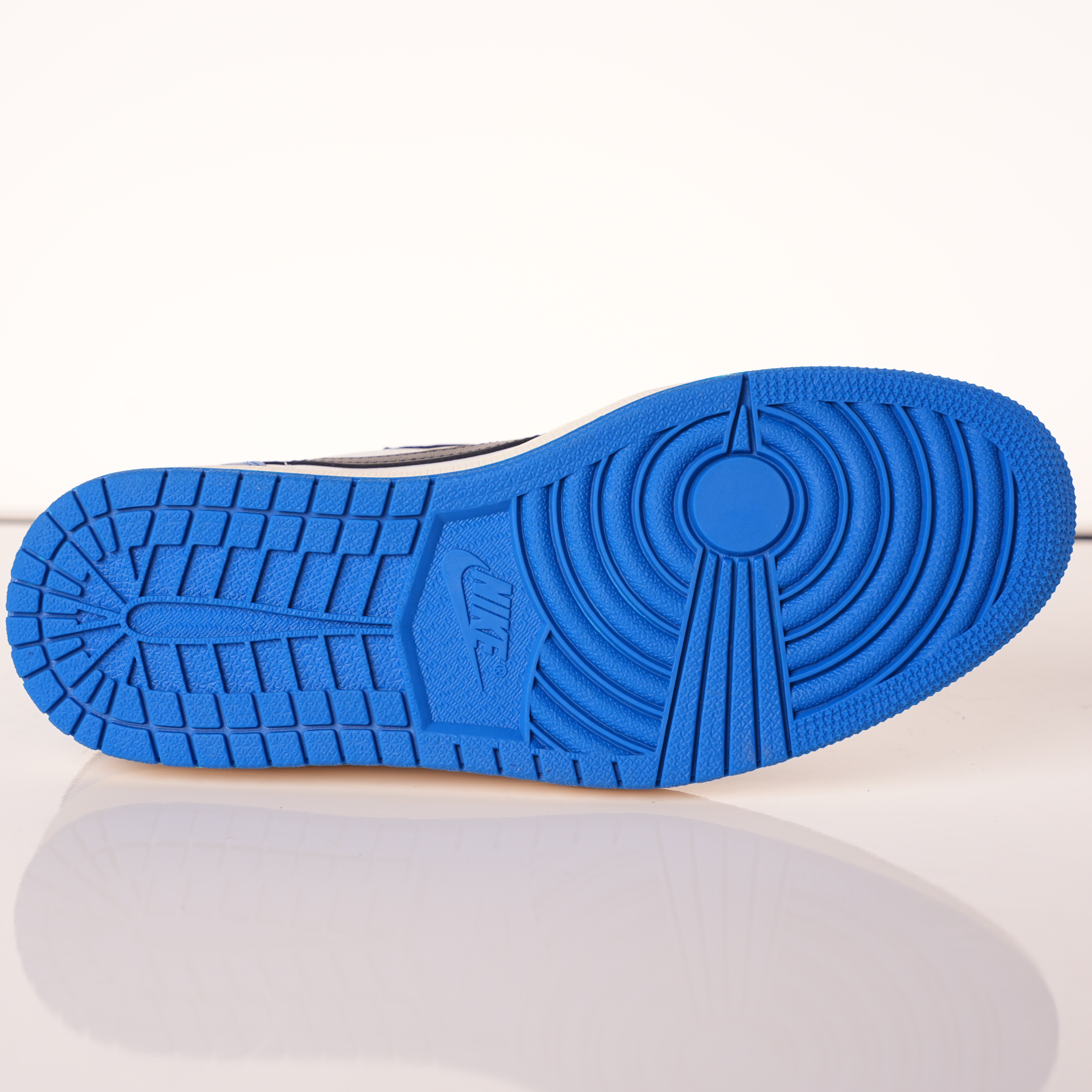 Travis Scott x Fragment Design x Air Jordan 1 Low