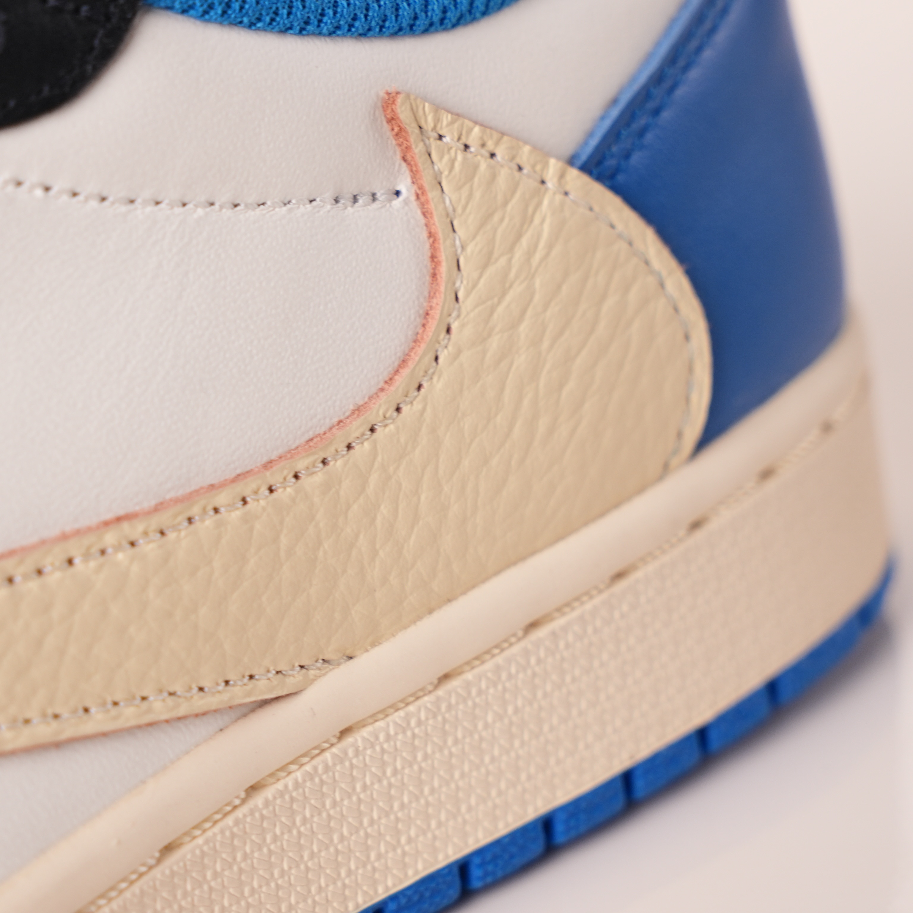 Travis Scott x Fragment Design x Air Jordan 1 Low