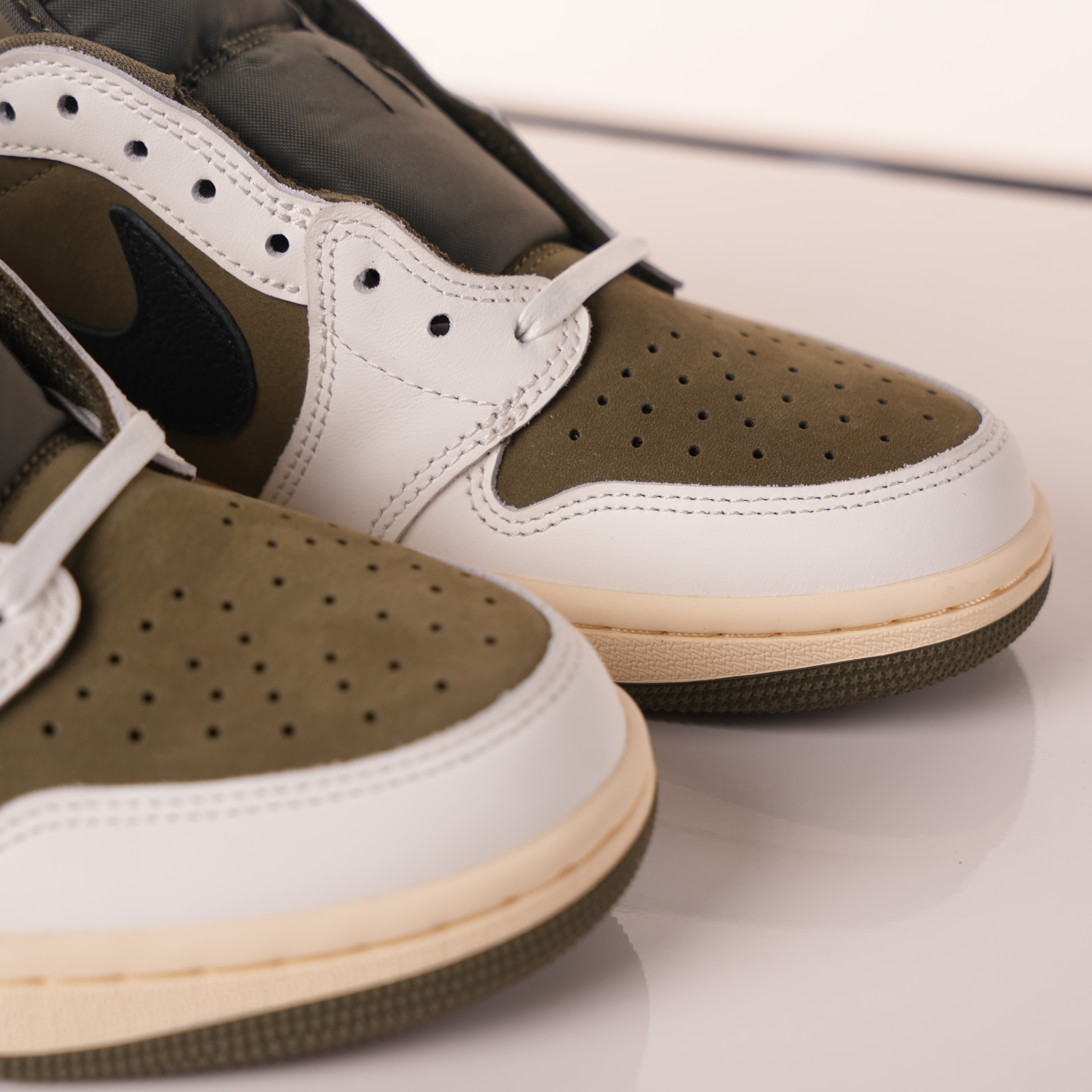 Travis Scott x Air Jordan 1 Low OG SP 'Medium Olive'