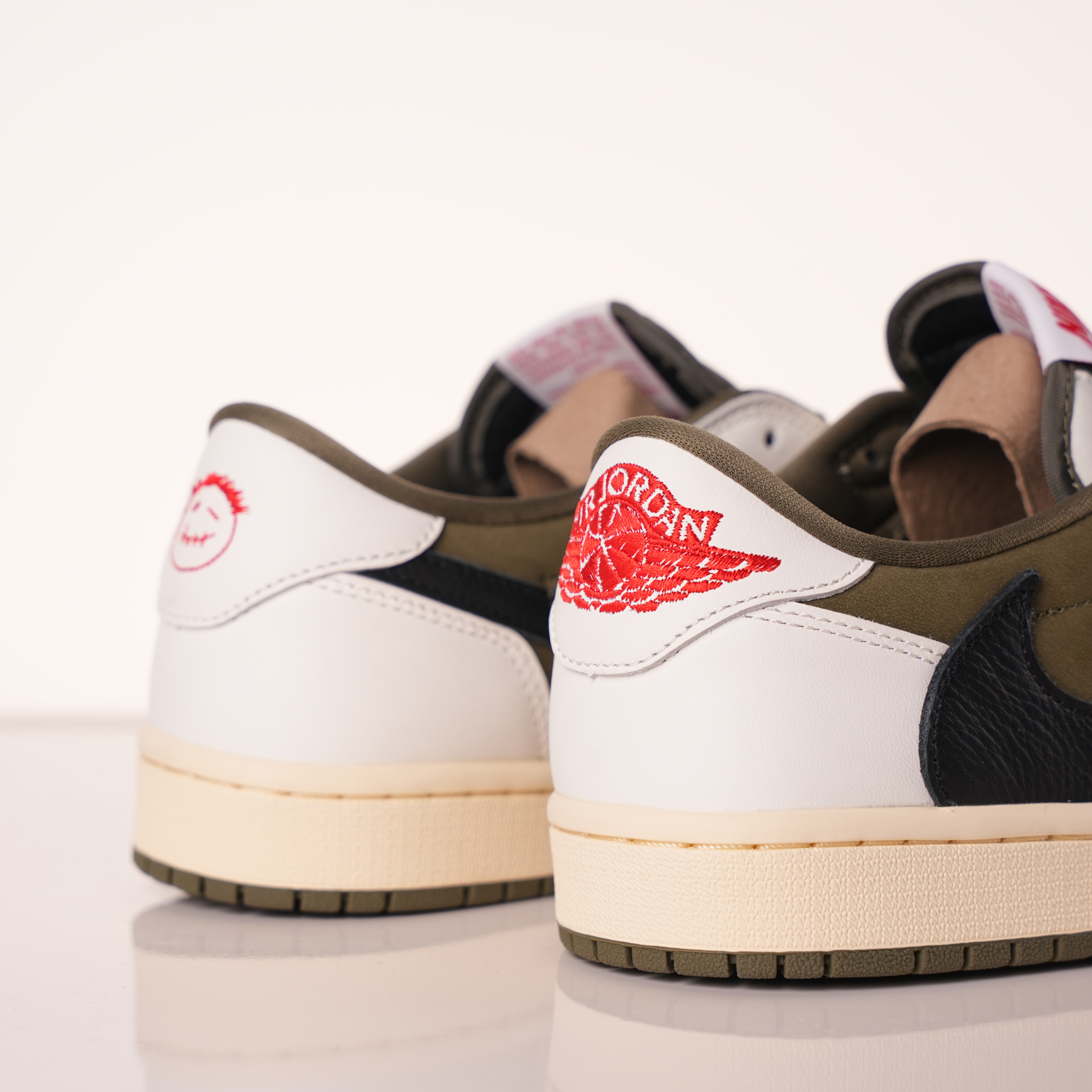 Travis Scott x Air Jordan 1 Low OG SP 'Medium Olive'