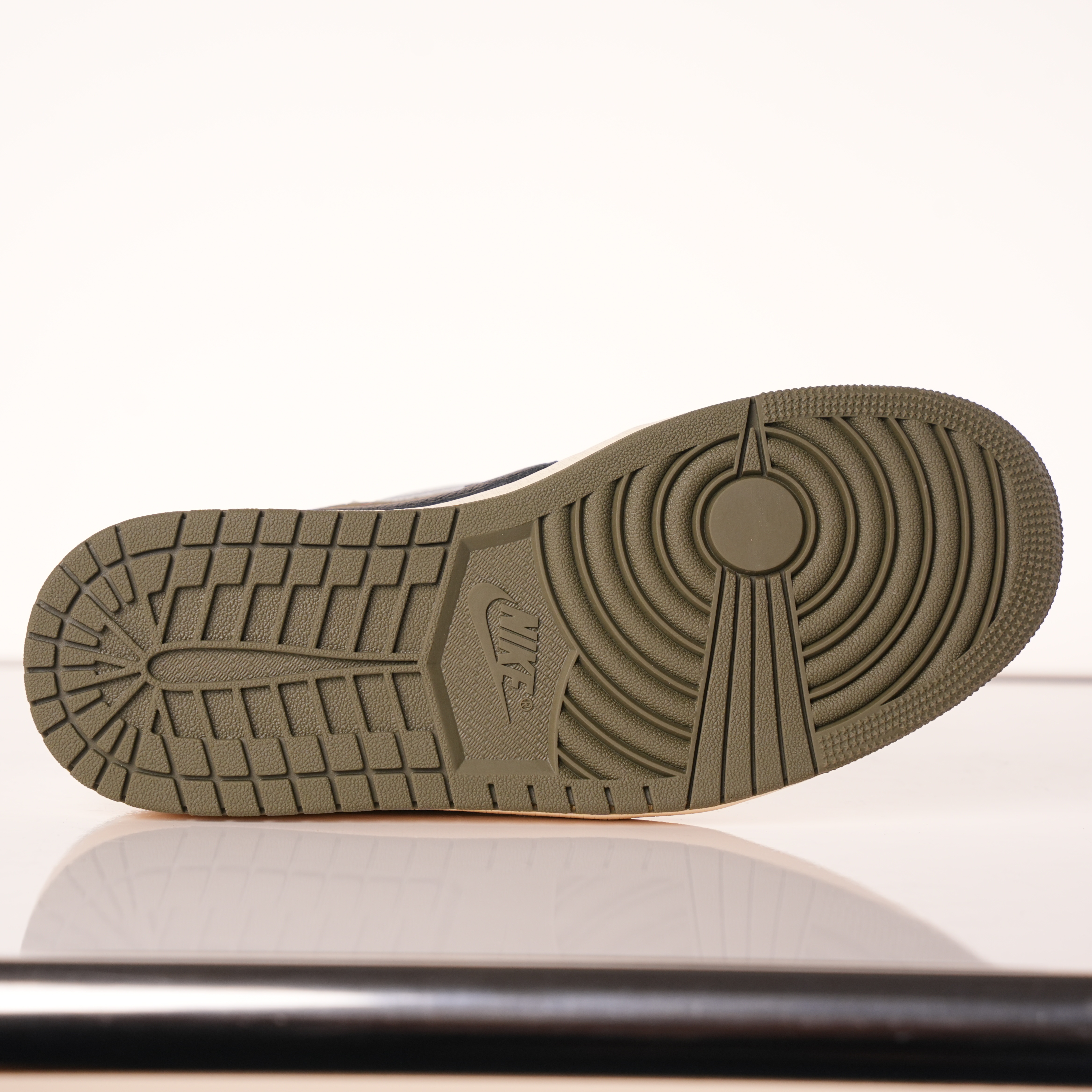 Travis Scott x Air Jordan 1 Low OG SP 'Medium Olive'
