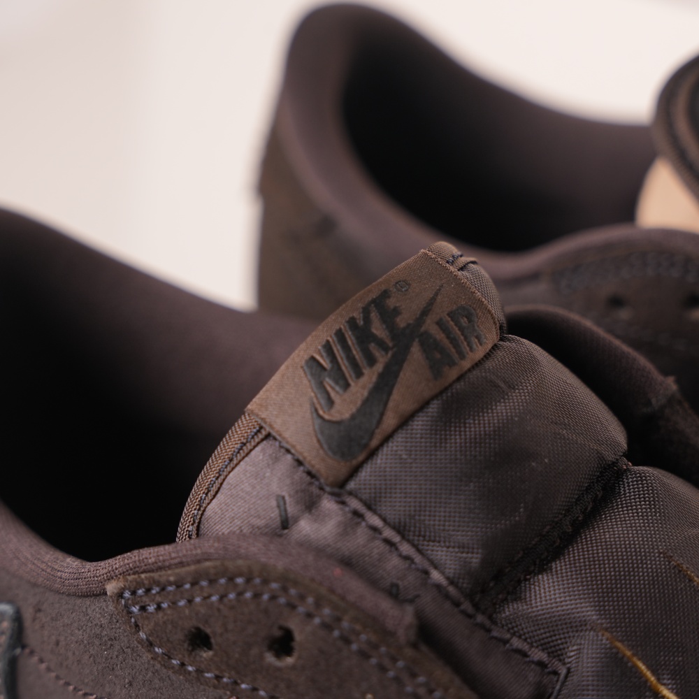 Travis Scott x Air Jordan 1 Low OG SP 'Velvet Brown'