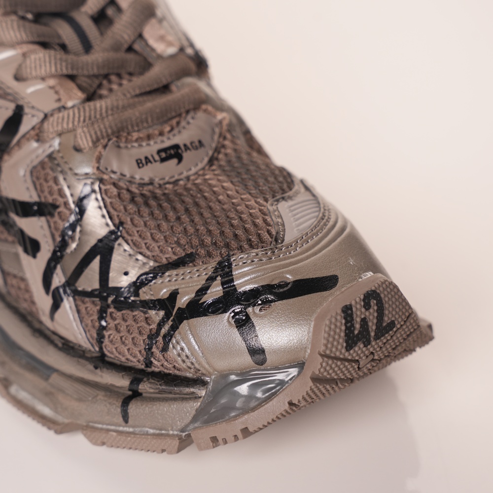 Balenciaga Runner Black Brown