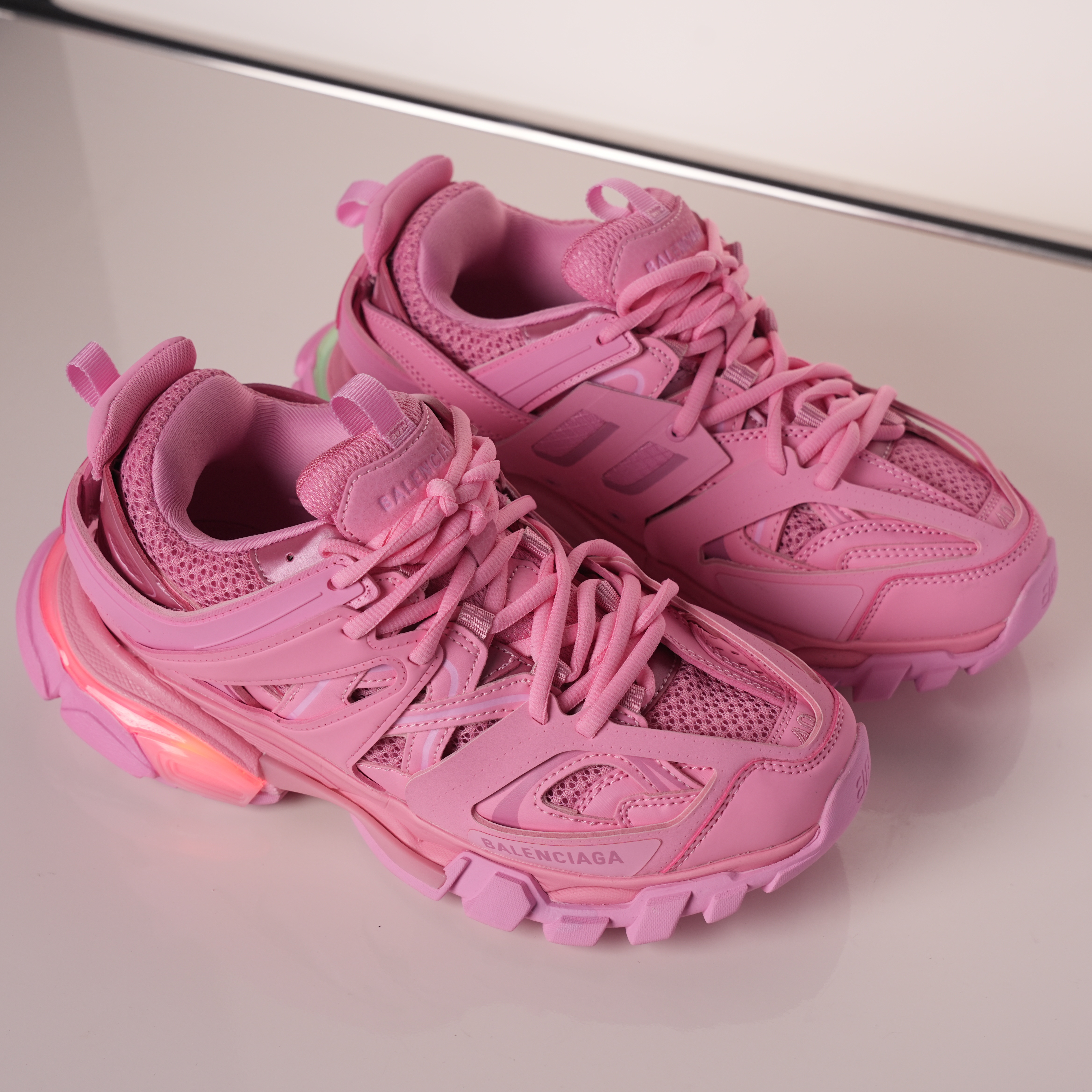 Balenciaga Track Pulm Red (LED)