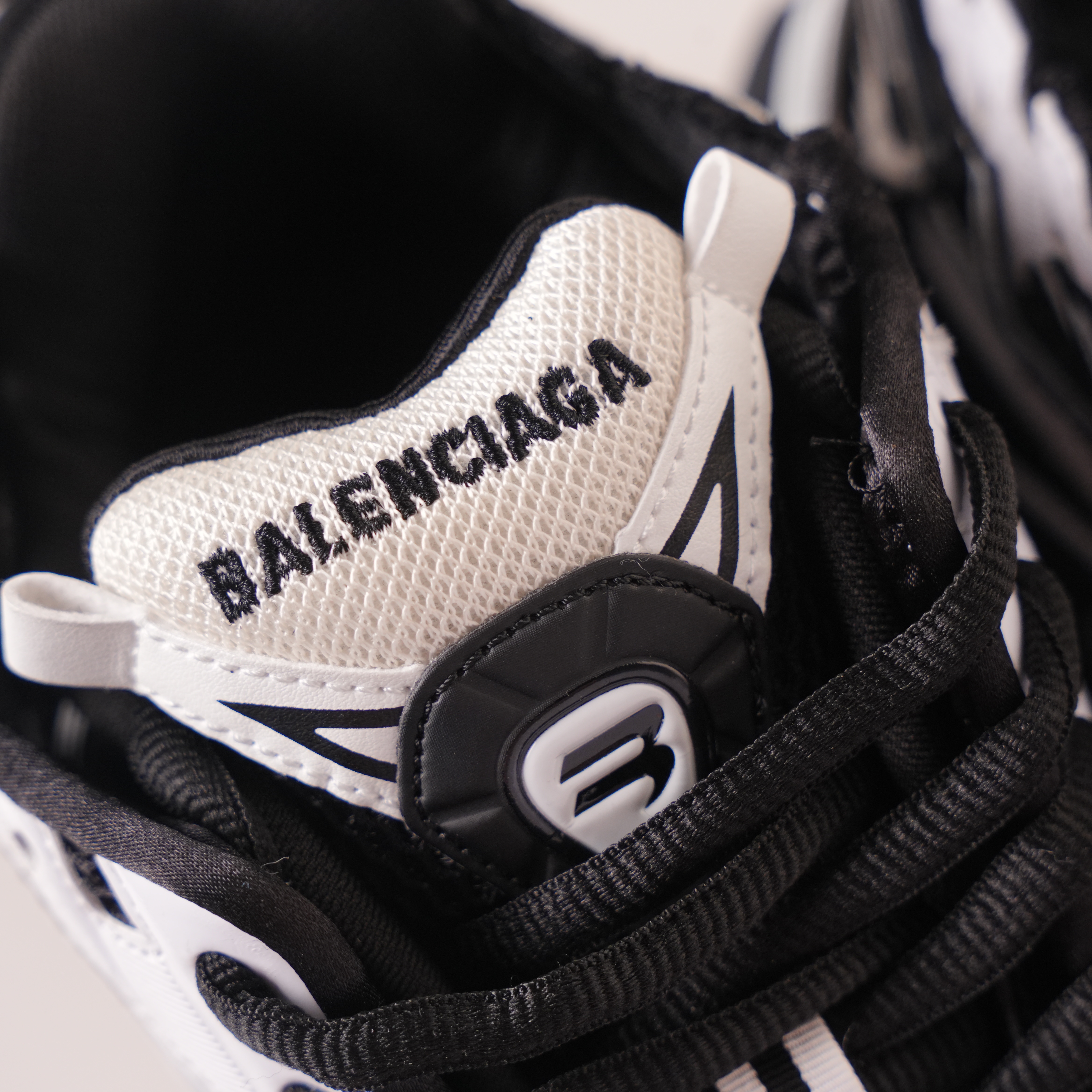 Balenciaga Runner White Black