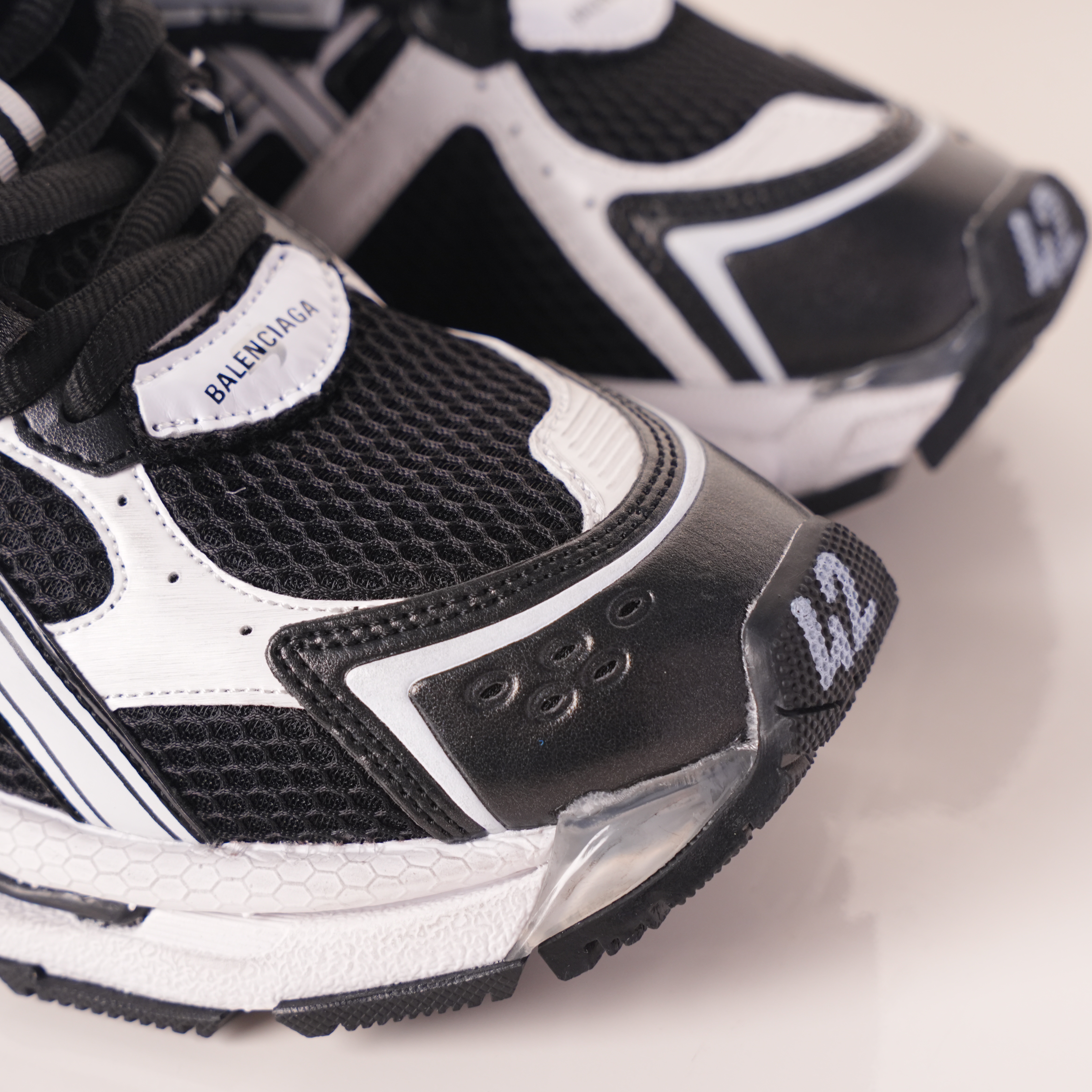 Balenciaga Runner White Black
